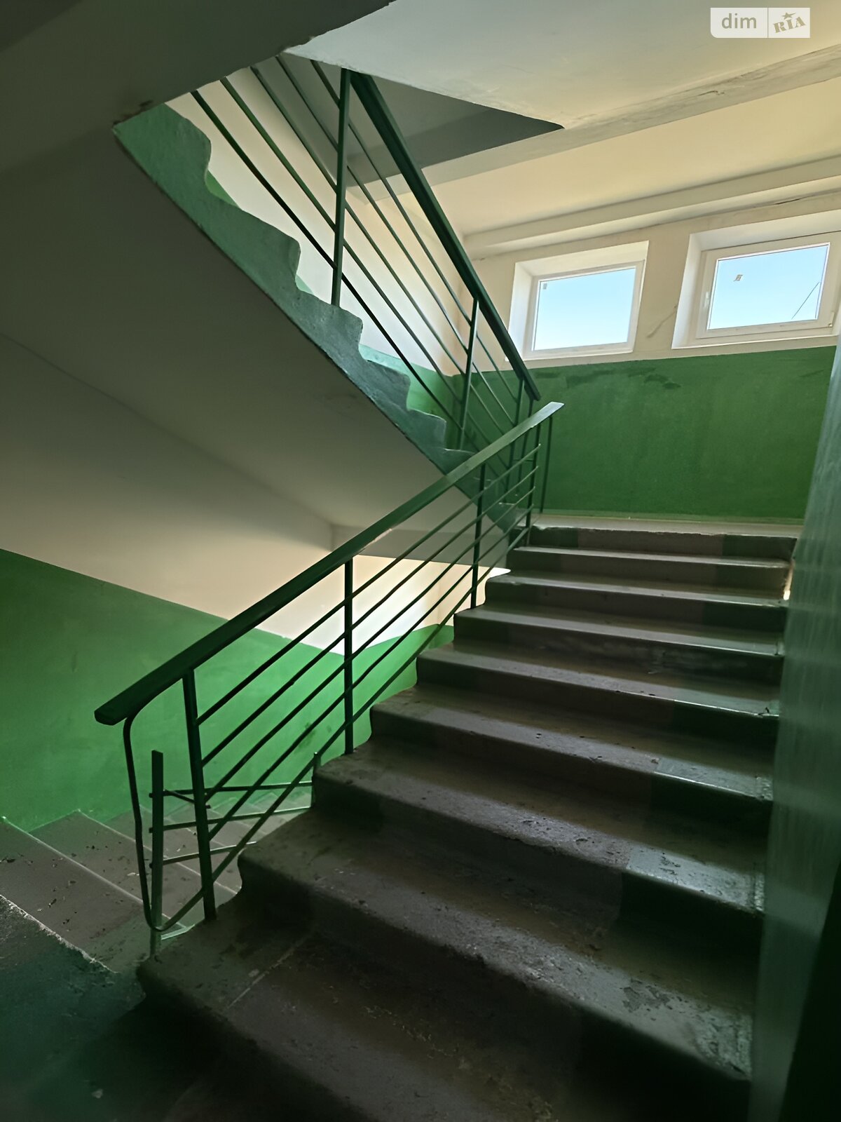 Продаж трикімнатної квартири в Полтаві, на вул. Великотирнівська, район Сади 1 фото 1 Продаж трикімнатної квартири в Полтаві, на вул. Великотирнівська, район Сади 1 фото 1