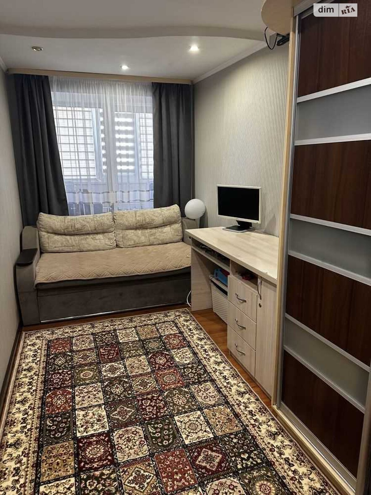 Продажа трехкомнатной квартиры в Полтаве, на ул. Дмитра Пругла, район Сады 3 (Огнивка) фото 1 Продажа трехкомнатной квартиры в Полтаве, на ул. Дмитра Пругла, район Сады 3 (Огнивка) фото 1