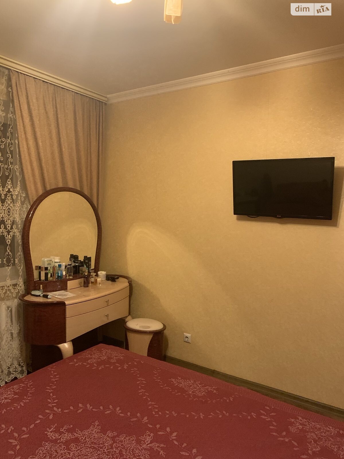 Продаж трикімнатної квартири в Полтаві, на бул. Щепотьєва 12, район Сади 3 (Огнівка) фото 1