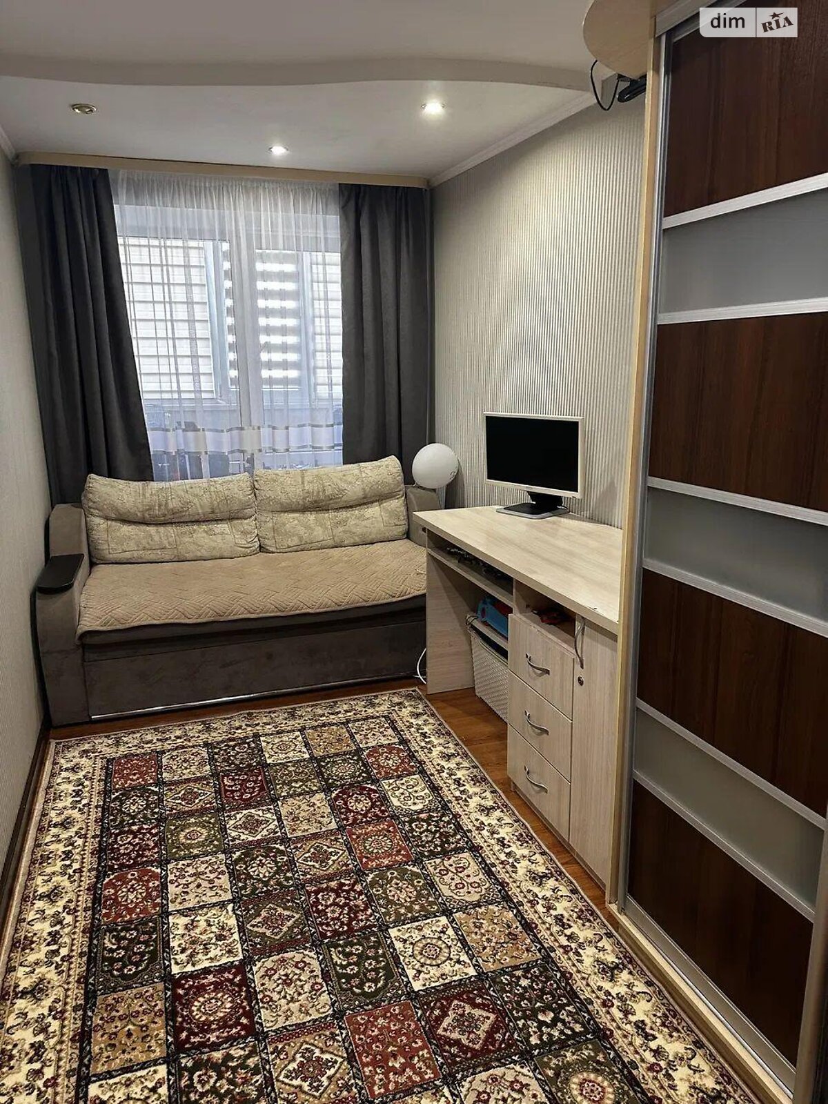 Продажа трехкомнатной квартиры в Полтаве, на ул. Дмитра Пругла 10, район Сады 3 (Огнивка) фото 1