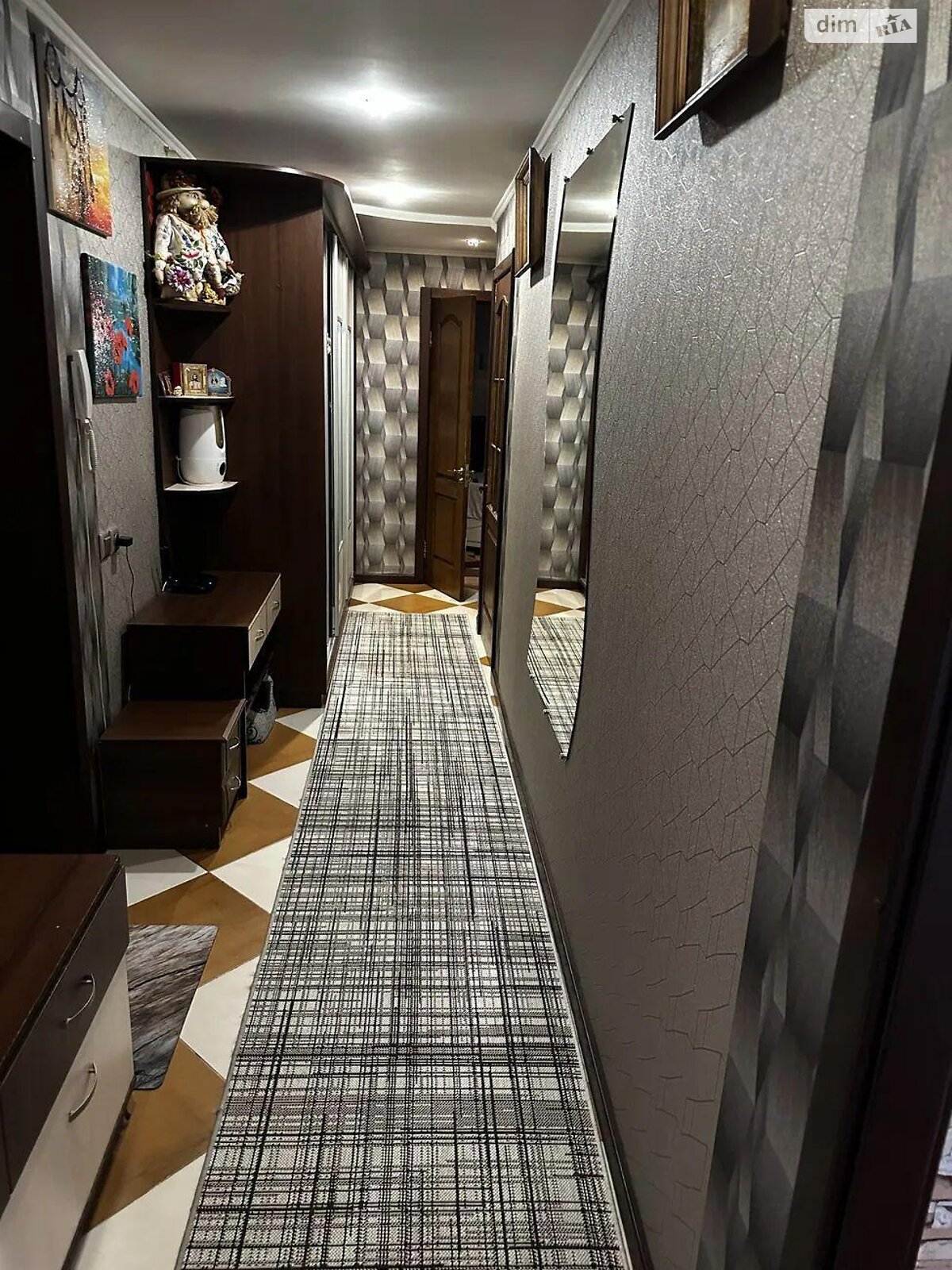 Продажа трехкомнатной квартиры в Полтаве, на ул. Дмитра Пругла 10, район Сады 3 (Огнивка) фото 1