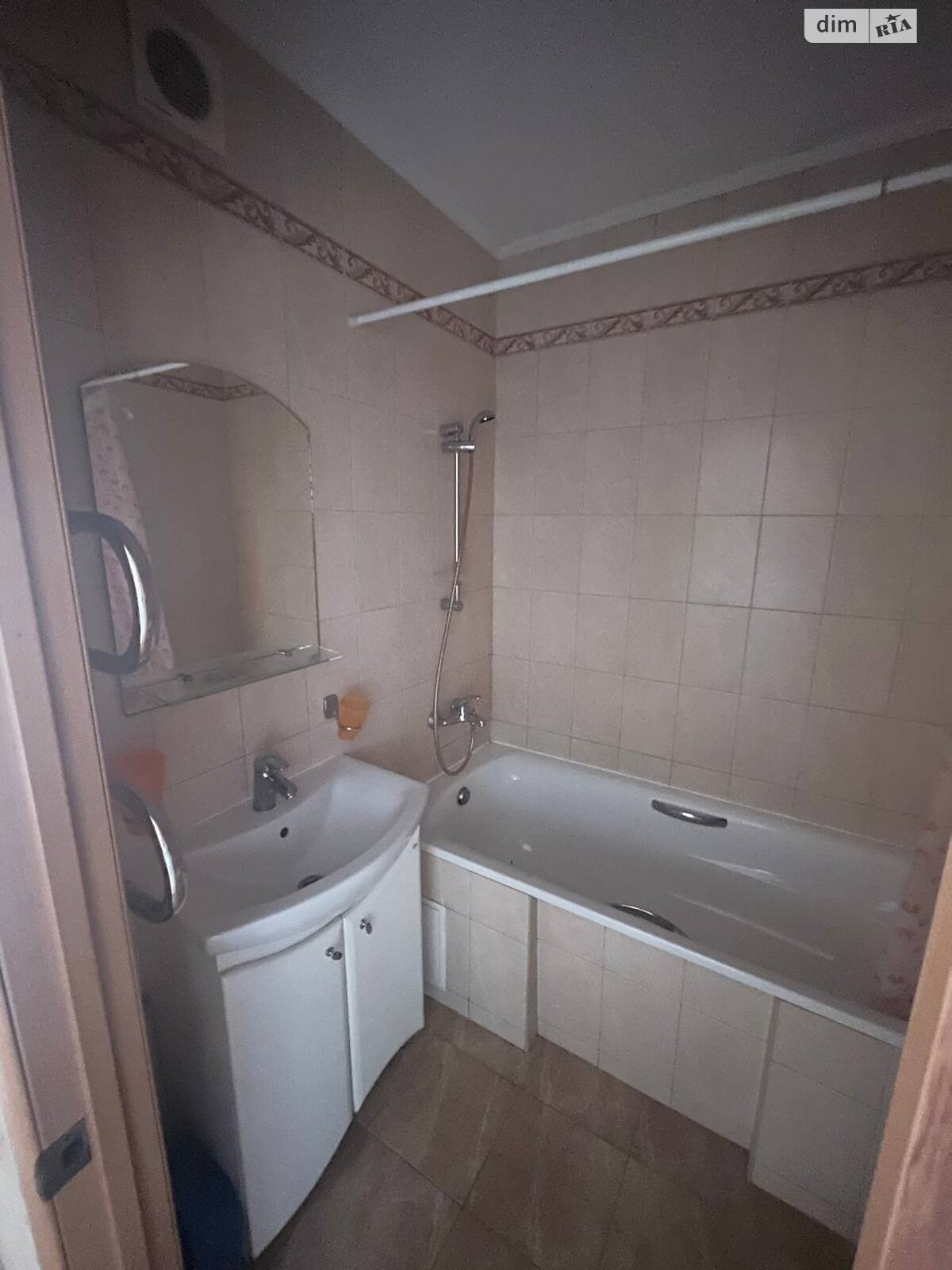 Продажа трехкомнатной квартиры в Полтаве, на ул. Черновола Вячеслава, район Шевченковский (Октябрьский) фото 1 Продажа трехкомнатной квартиры в Полтаве, на ул. Черновола Вячеслава, район Шевченковский (Октябрьский) фото 1