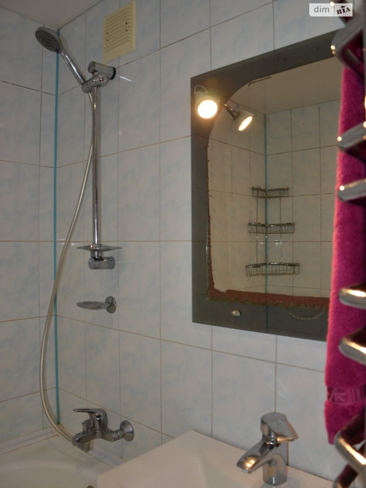 Продажа трехкомнатной квартиры в Полтаве, на ул. Образовательная, район Шевченковский (Октябрьский) фото 1 Продажа трехкомнатной квартиры в Полтаве, на ул. Образовательная, район Шевченковский (Октябрьский) фото 1