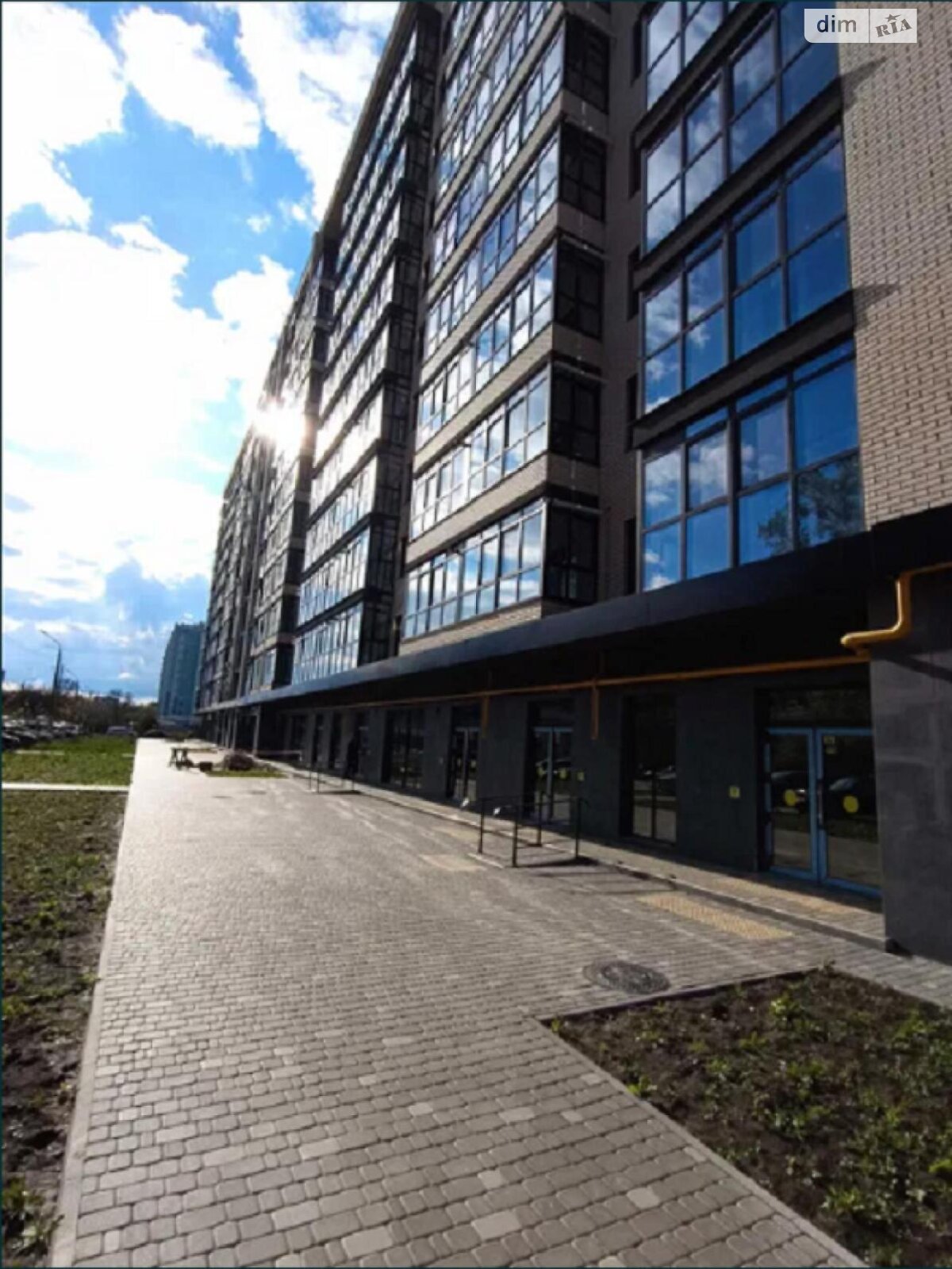 Продажа трехкомнатной квартиры в Полтаве, на ул. Олександра Оксанченка, район Шевченковский (Октябрьский) фото 1 Продажа трехкомнатной квартиры в Полтаве, на ул. Олександра Оксанченка, район Шевченковский (Октябрьский) фото 1