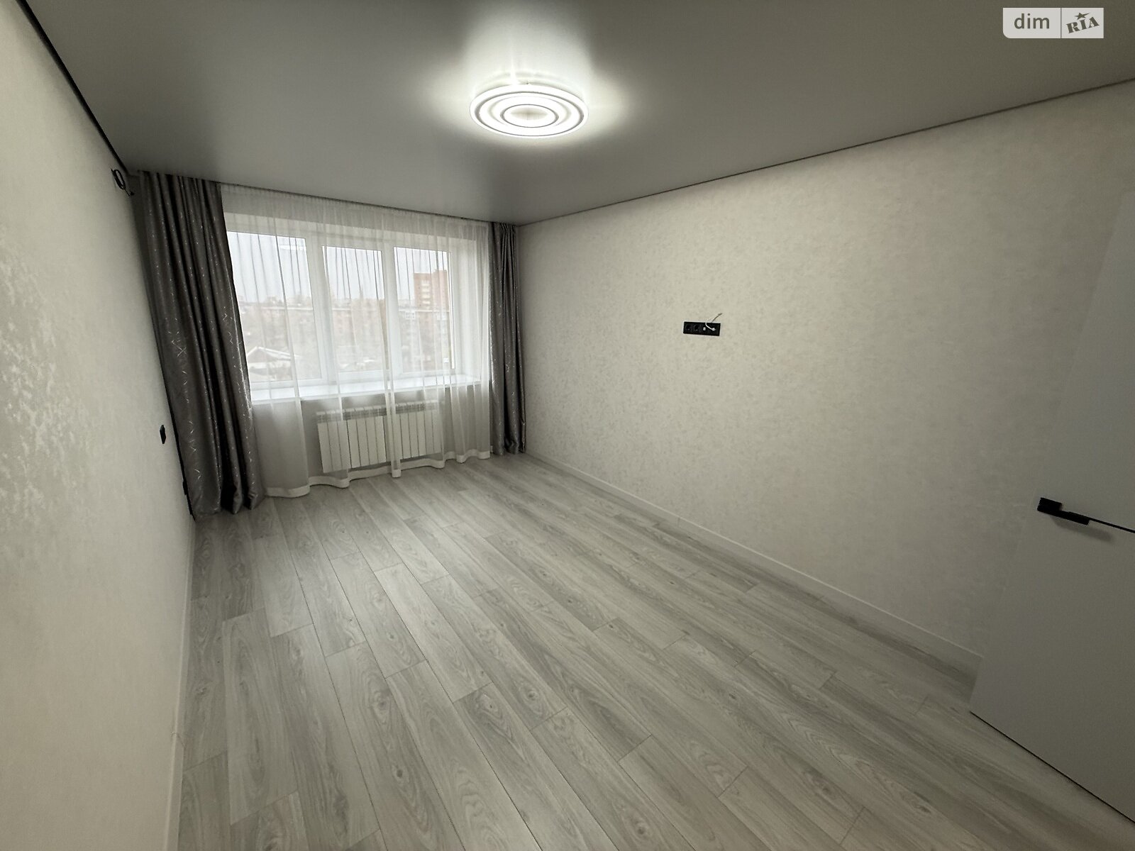 Продажа однокомнатной квартиры в Полтаве, на ул. Олександра Оксанченка 20, район Шевченковский (Октябрьский) фото 1