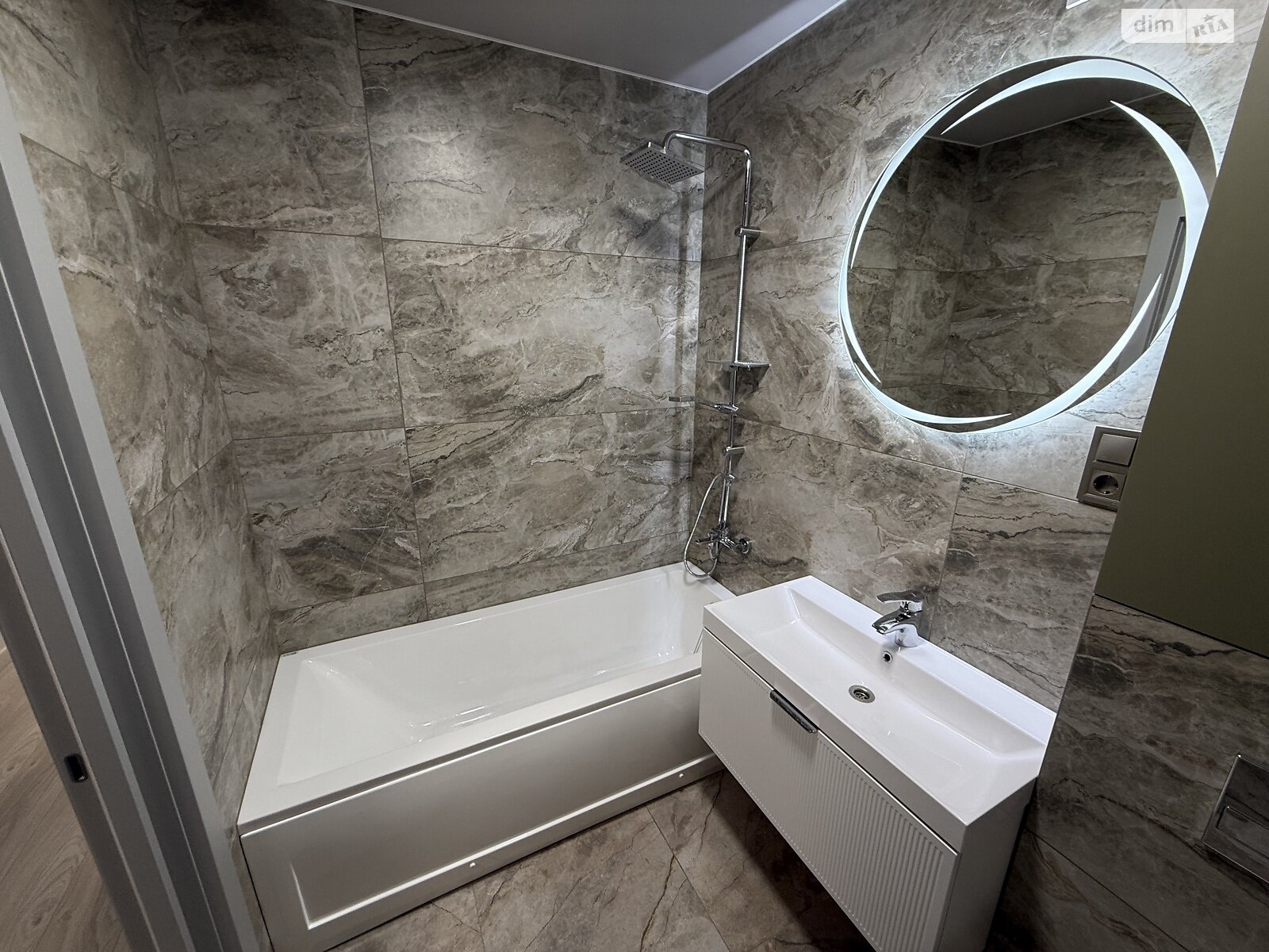 Продажа однокомнатной квартиры в Полтаве, на ул. Олександра Оксанченка 20, район Шевченковский (Октябрьский) фото 1