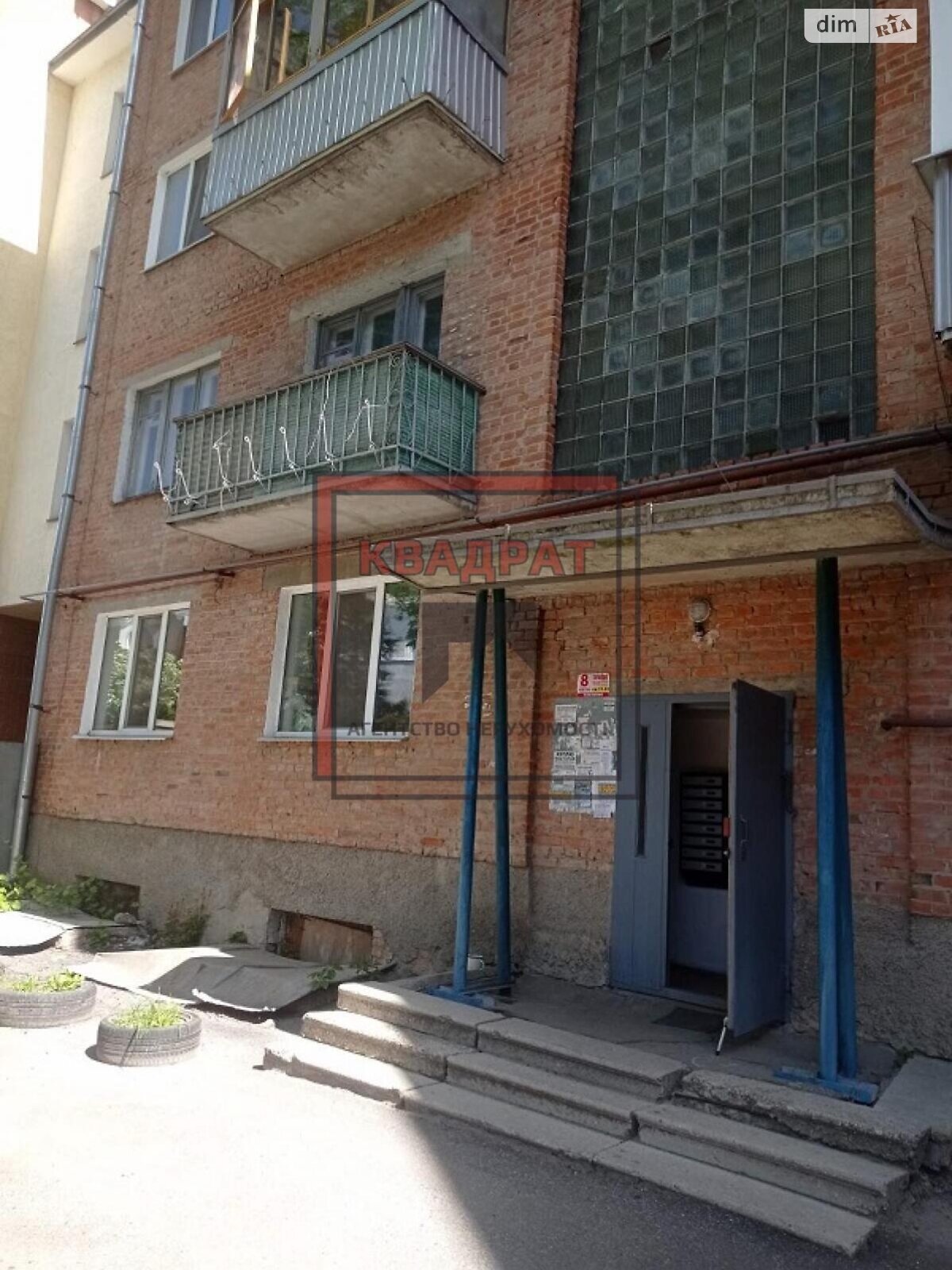 Продажа трехкомнатной квартиры в Полтаве, на просп. Первомайский, район Шевченковский (Октябрьский) фото 1 Продажа трехкомнатной квартиры в Полтаве, на просп. Первомайский, район Шевченковский (Октябрьский) фото 1