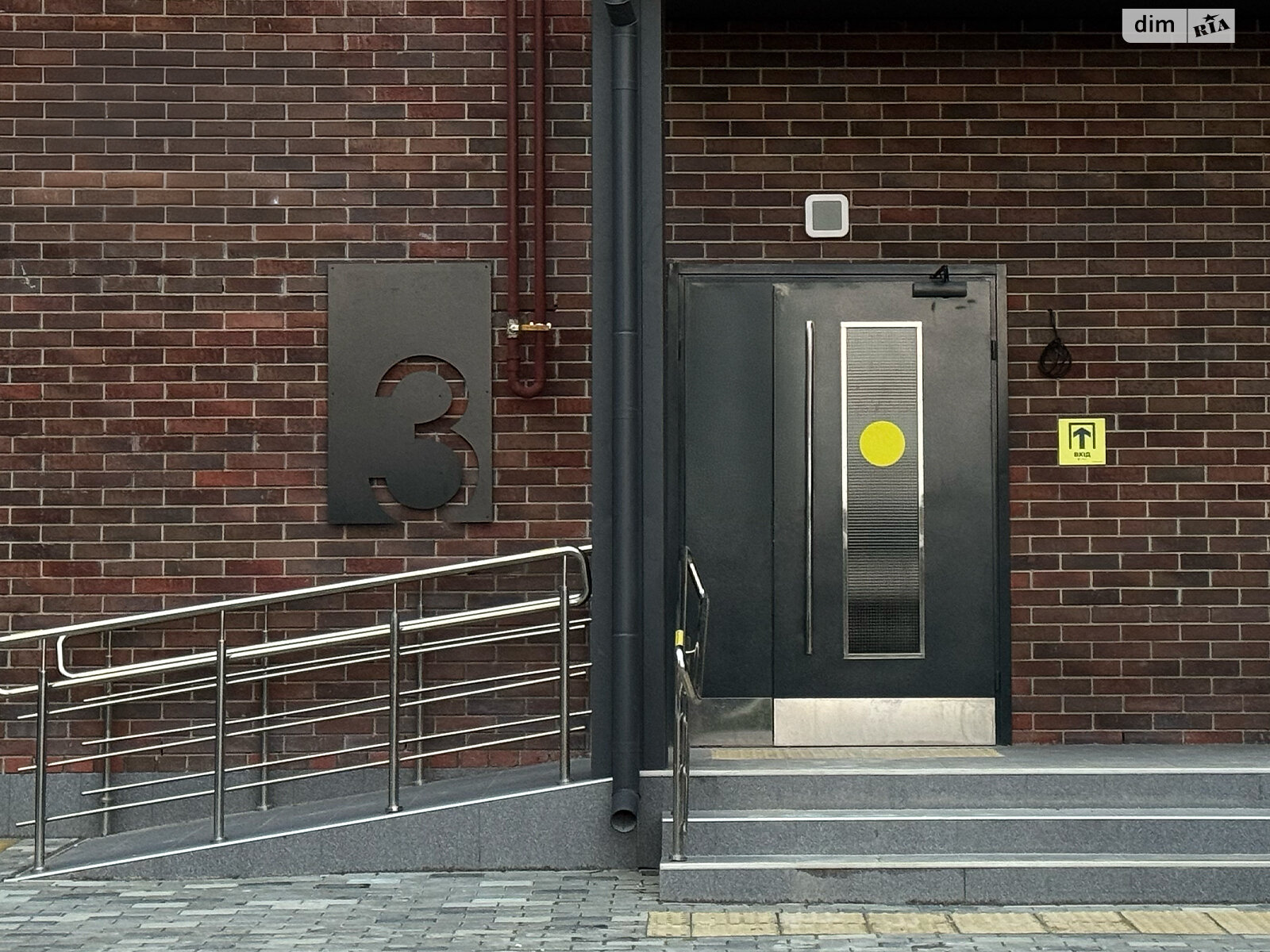 Продаж трикімнатної квартири в Полтаві, на вул. Великотирнівська 9А, район Автовокзал фото 1 Продаж трикімнатної квартири в Полтаві, на вул. Великотирнівська 9А, район Автовокзал фото 1