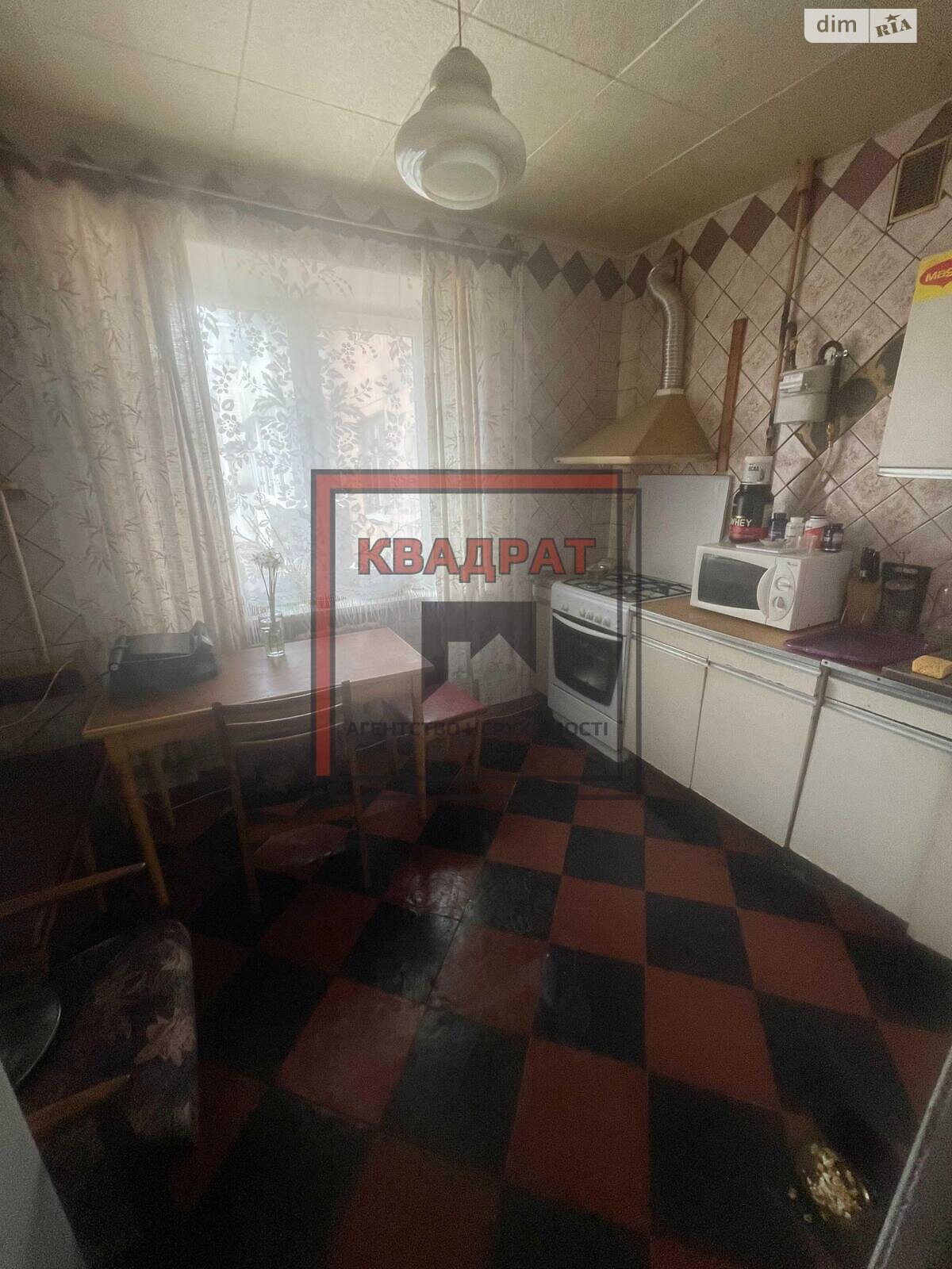Продаж чотирикімнатної квартири в Полтаві, на вул. Матросова, район Шевченківський (Жовтневий) фото 1