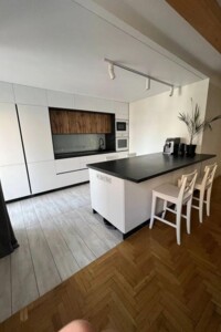 Продаж чотирикімнатної квартири в Полтаві, на вул. Стрітенська 19А, район Центр фото 2
