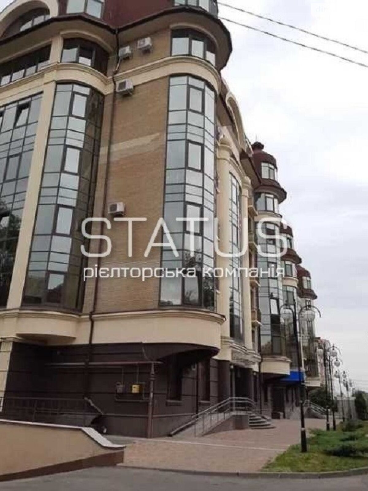 Продаж чотирикімнатної квартири в Полтаві, на вул. Конституції, район Центр фото 1 Продаж чотирикімнатної квартири в Полтаві, на вул. Конституції, район Центр фото 1