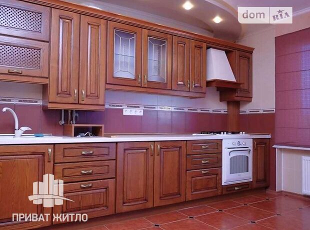Продажа четырехкомнатной квартиры в Полтаве, на ул. Леваневского, район Центр фото 1 Продажа четырехкомнатной квартиры в Полтаве, на ул. Леваневского, район Центр фото 1