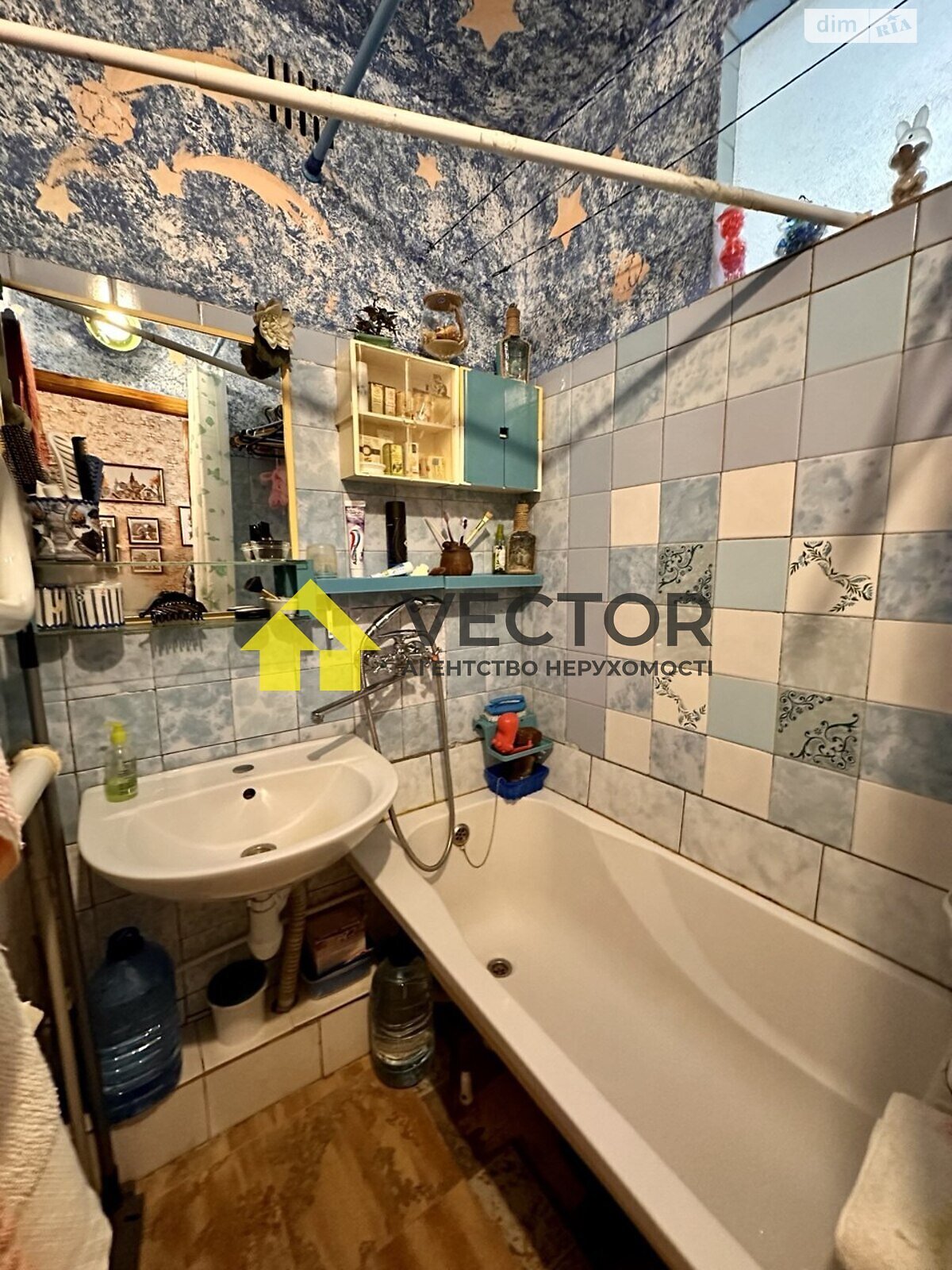 Продаж трикімнатної квартири в Полтаві, на вул. Леваневського, район Центр фото 1