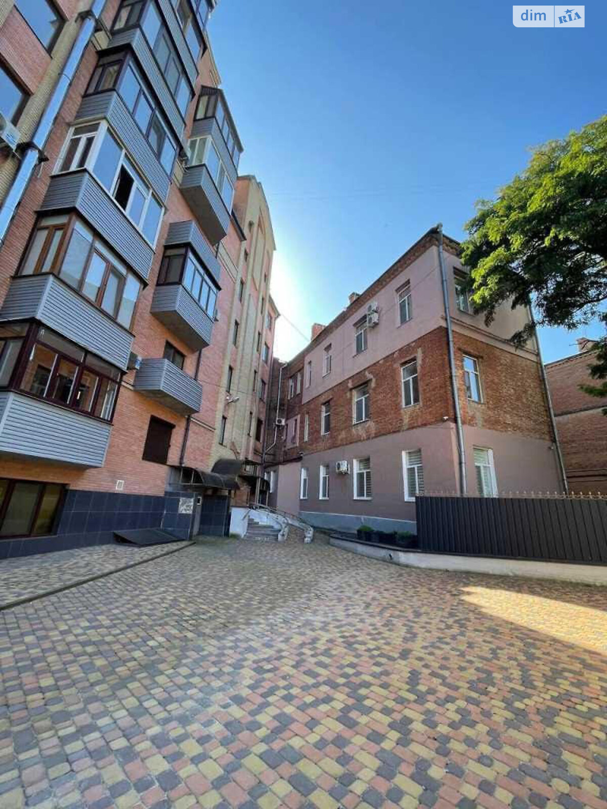 Продажа пятикомнатной квартиры в Полтаве, на ул. Мищенко, район Центр фото 1 Продажа пятикомнатной квартиры в Полтаве, на ул. Мищенко, район Центр фото 1