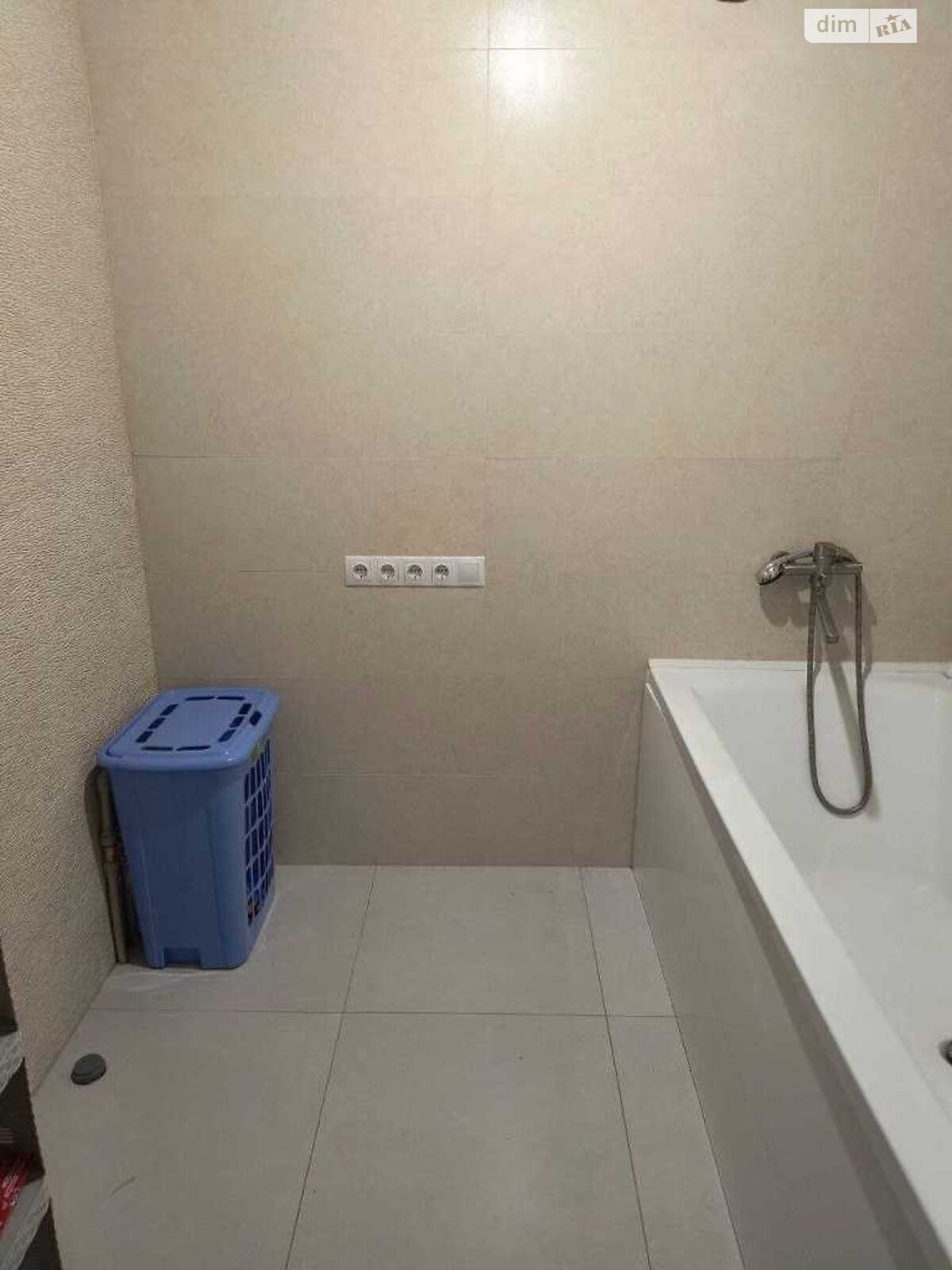 Продажа трехкомнатной квартиры в Полтаве, на пл. Павленковская 3А, район Центр фото 1