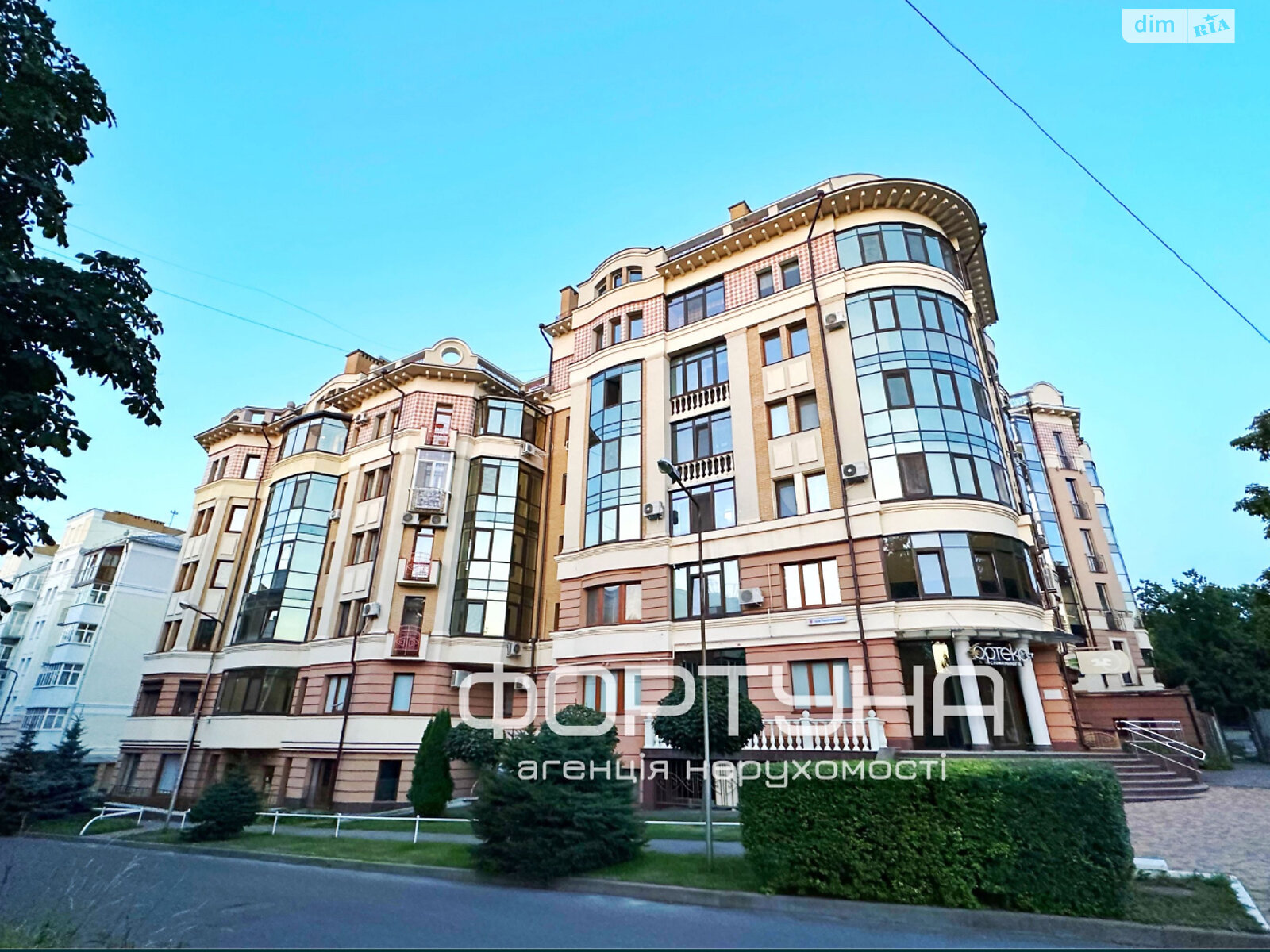 Продаж двокімнатної квартири в Полтаві, на просп. Першотравневий 7, район Центр фото 1 Продаж двокімнатної квартири в Полтаві, на просп. Першотравневий 7, район Центр фото 1