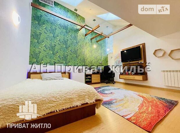 Продажа четырехкомнатной квартиры в Полтаве, на ул. Пушкина, район Центр фото 1 Продажа четырехкомнатной квартиры в Полтаве, на ул. Пушкина, район Центр фото 1