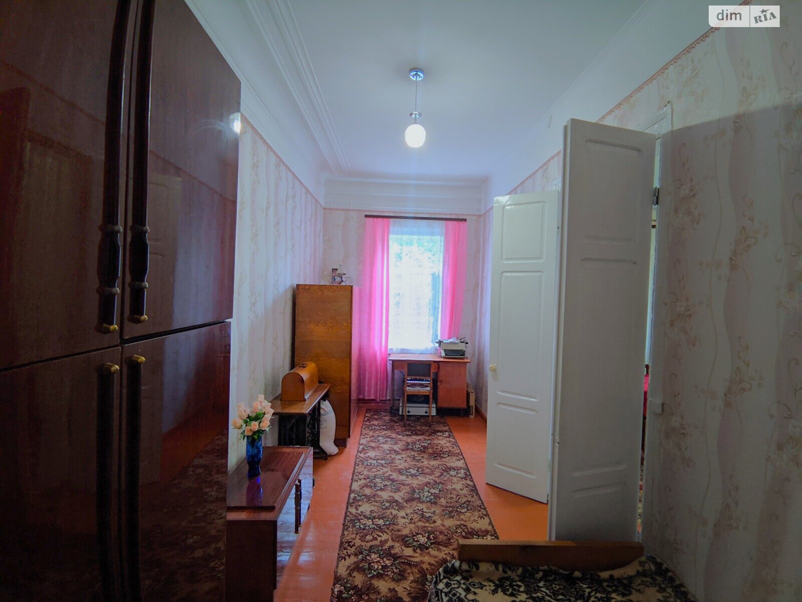 Продажа трехкомнатной квартиры в Полтаве, на пер. Школьный, район Центр фото 1 Продажа трехкомнатной квартиры в Полтаве, на пер. Школьный, район Центр фото 1