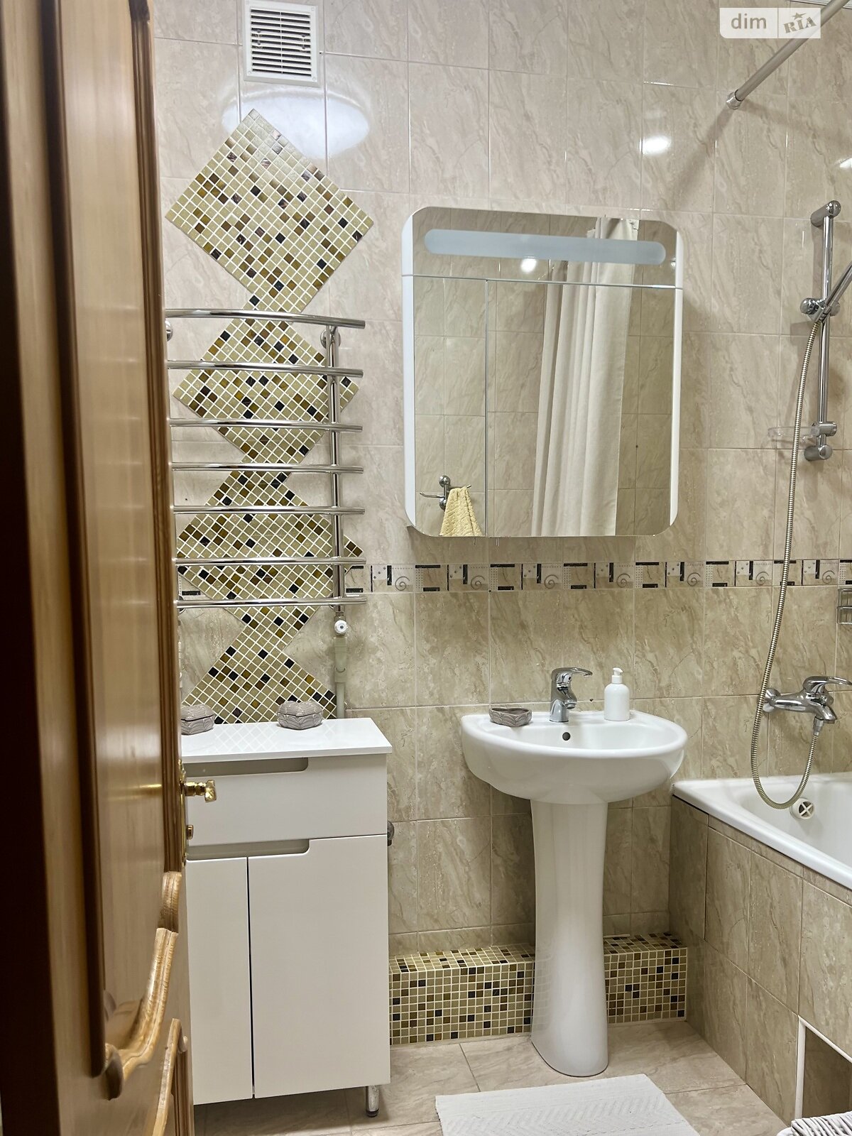 Продажа трехкомнатной квартиры в Полтаве, на ул. Сковороды 1А, район Центр фото 1 Продажа трехкомнатной квартиры в Полтаве, на ул. Сковороды 1А, район Центр фото 1