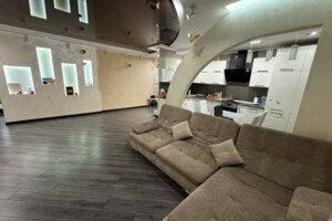 Продаж трикімнатної квартири в Полтаві, на вул. Соборності 46В, район Центр фото 2