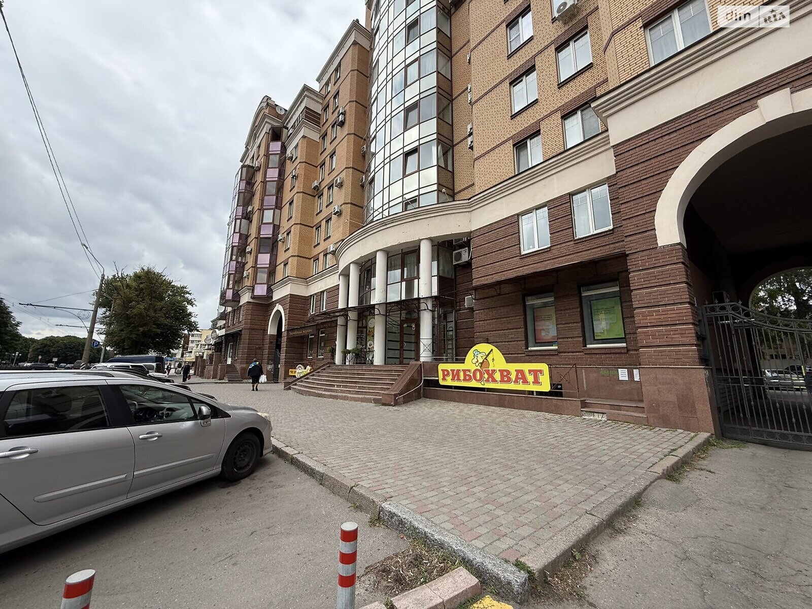 Продажа трехкомнатной квартиры в Полтаве, на ул. Соборности 50, район Центр фото 1 Продажа трехкомнатной квартиры в Полтаве, на ул. Соборности 50, район Центр фото 1