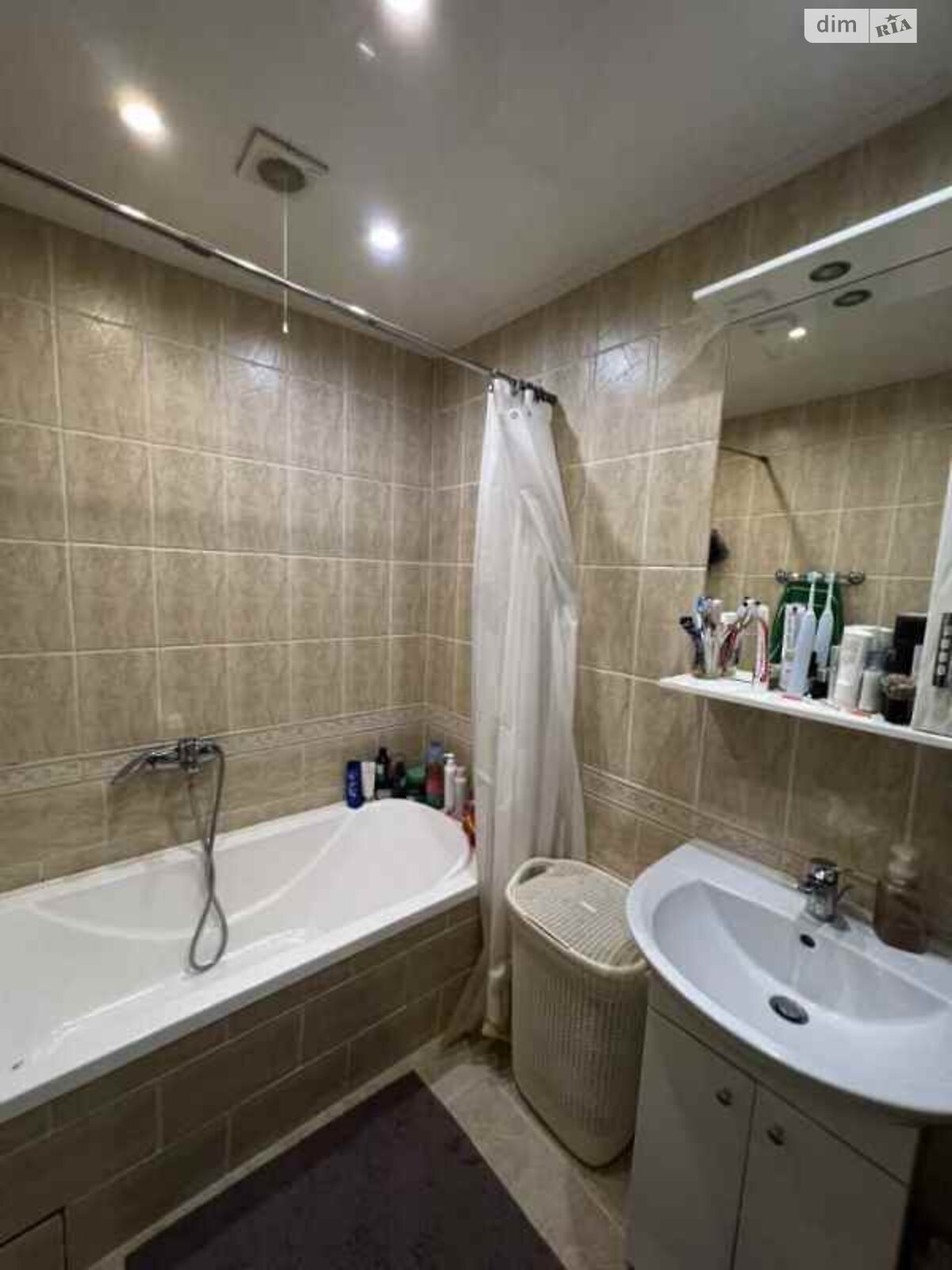 Продаж трикімнатної квартири в Полтаві, на вул. Стрітенська 7, кв. 50, район Центр фото 1 Продаж трикімнатної квартири в Полтаві, на вул. Стрітенська 7, кв. 50, район Центр фото 1