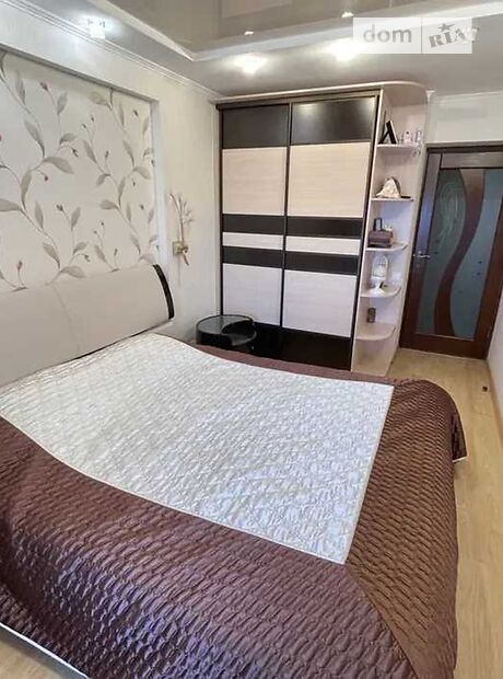 Продажа трехкомнатной квартиры в Полтаве, на ул. Станиславского, район Сады 3 (Огнивка) фото 1 Продажа трехкомнатной квартиры в Полтаве, на ул. Станиславского, район Сады 3 (Огнивка) фото 1