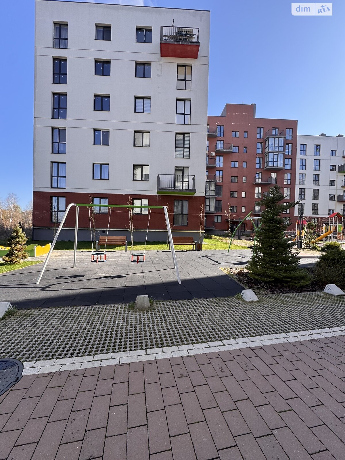 Продаж трикімнатної квартири в Пустомитах, на вул. Паркова 4, район Пустомити фото 1 Продаж трикімнатної квартири в Пустомитах, на вул. Паркова 4, район Пустомити фото 1