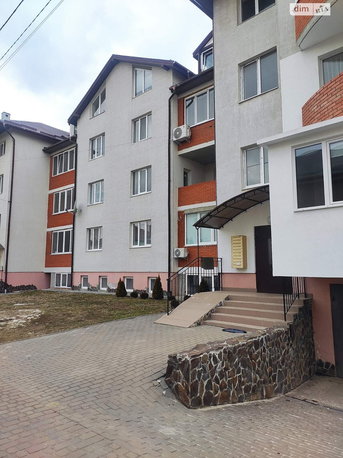 Продаж чотирикімнатної квартири в Пустомитах, на вул. Садова, фото 1 Продаж чотирикімнатної квартири в Пустомитах, на вул. Садова, фото 1