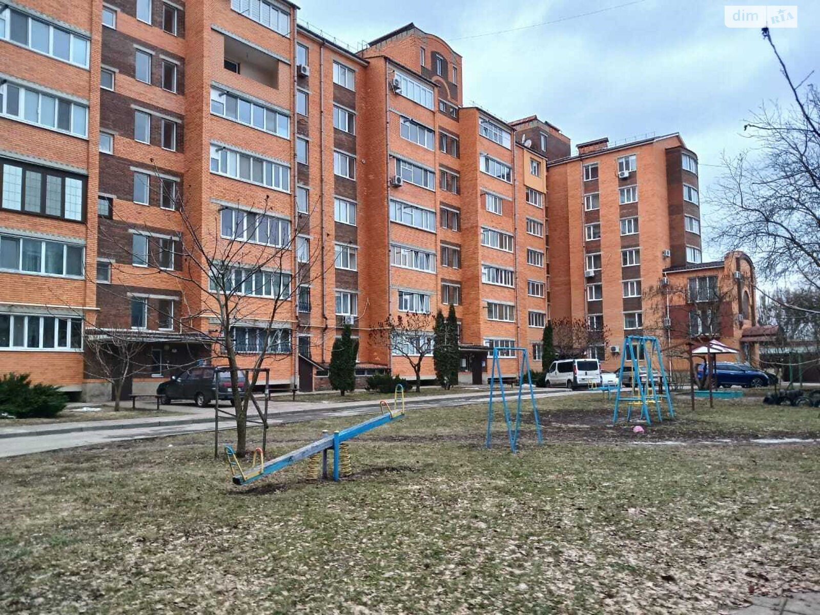 Продажа трехкомнатной квартиры в Ромнах, на ул. Гостинодворская 14Б, фото 1