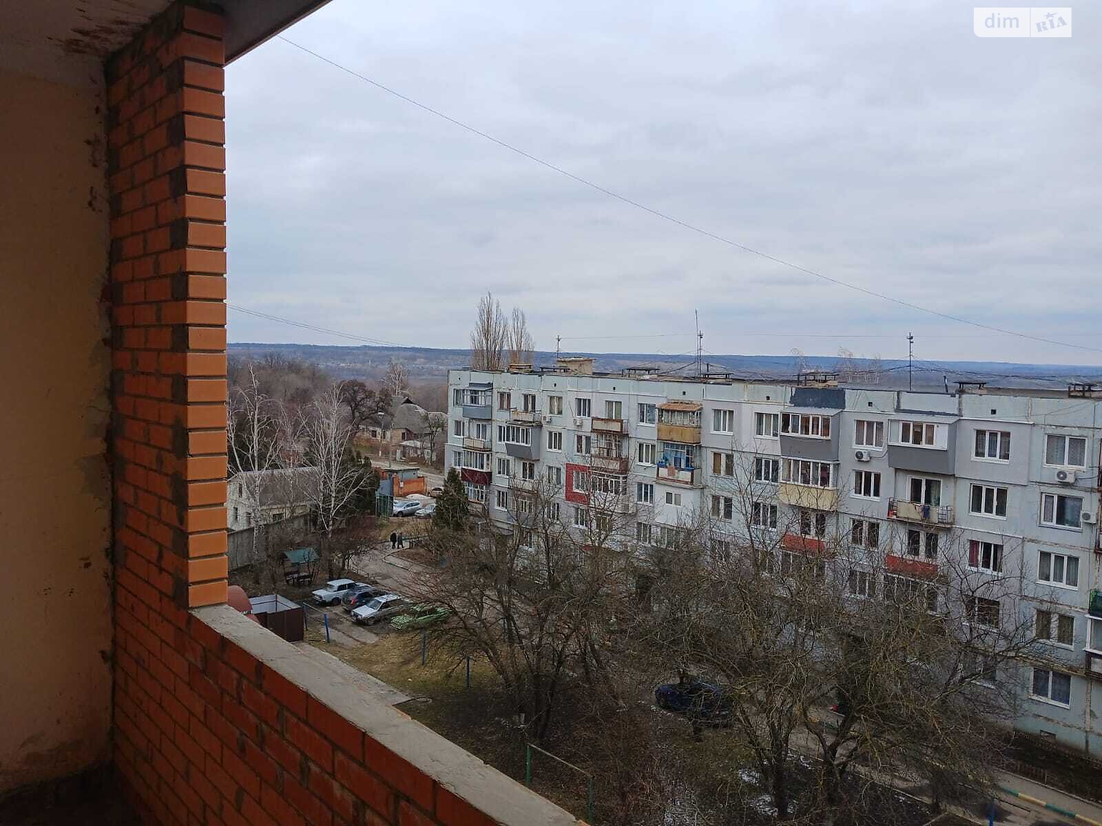 Продаж трикімнатної квартири в Ромнах, на вул. Гостиннодвірська 14Б, фото 1