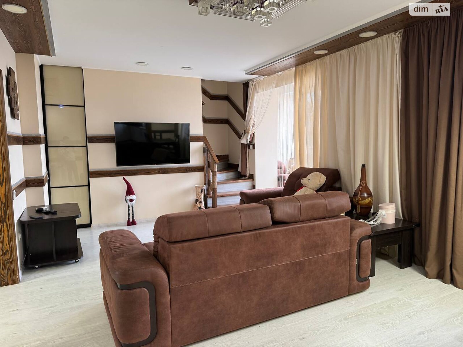 Продажа четырехкомнатной квартиры в Ровно, на ул. Буковинская, район 12-школа фото 1 Продажа четырехкомнатной квартиры в Ровно, на ул. Буковинская, район 12-школа фото 1