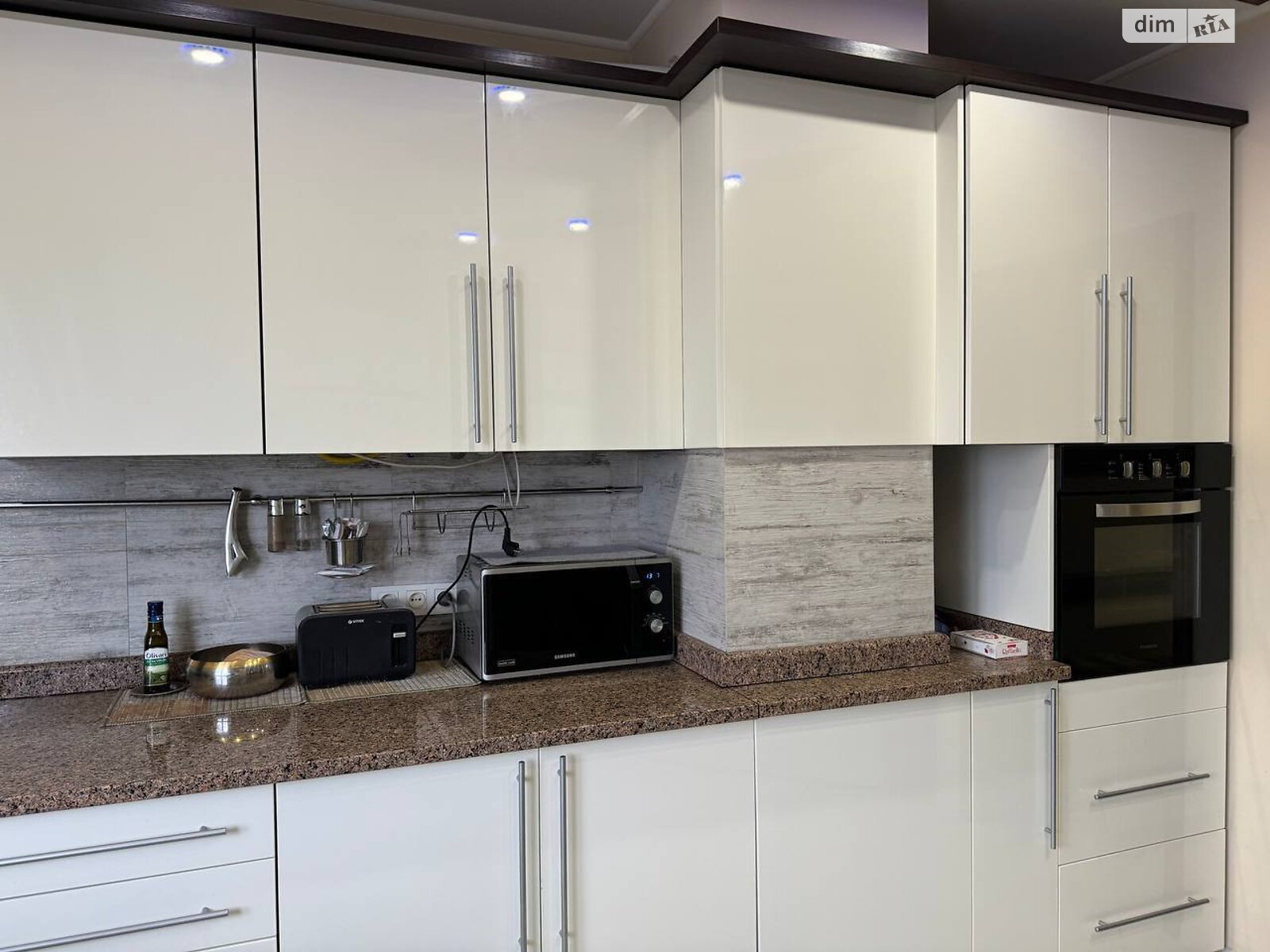 Продажа четырехкомнатной квартиры в Ровно, на ул. Буковинская, район 12-школа фото 1 Продажа четырехкомнатной квартиры в Ровно, на ул. Буковинская, район 12-школа фото 1