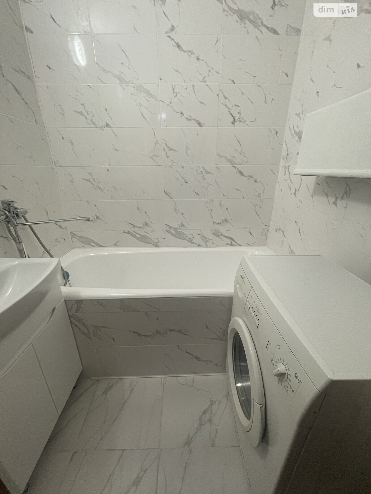 Продажа трехкомнатной квартиры в Ровно, на ул. Буковинская 6, район 12-школа фото 1 Продажа трехкомнатной квартиры в Ровно, на ул. Буковинская 6, район 12-школа фото 1