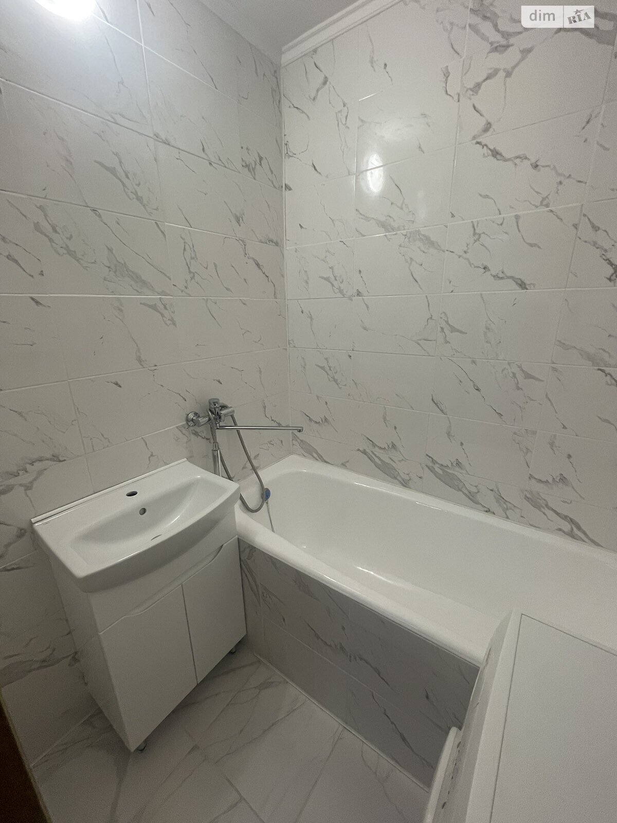 Продажа трехкомнатной квартиры в Ровно, на ул. Буковинская 6, район 12-школа фото 1 Продажа трехкомнатной квартиры в Ровно, на ул. Буковинская 6, район 12-школа фото 1