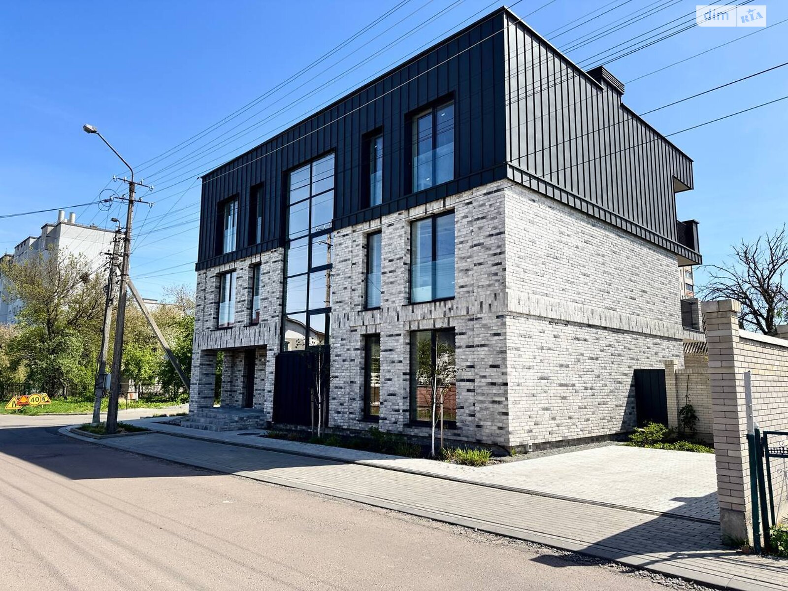 Продажа однокомнатной квартиры в Ровно, на ул. Единства 12, кв. 1, район 12-школа фото 1 Продажа однокомнатной квартиры в Ровно, на ул. Единства 12, кв. 1, район 12-школа фото 1