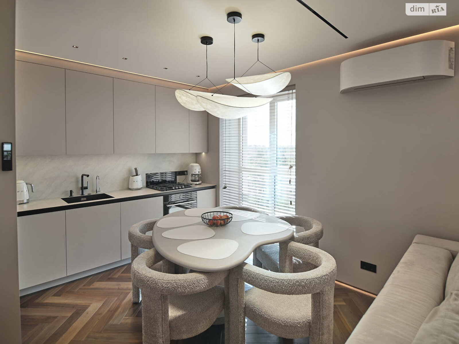 Продажа трехкомнатной квартиры в Ровно, на ул. Киевская 19, район 12-школа фото 1