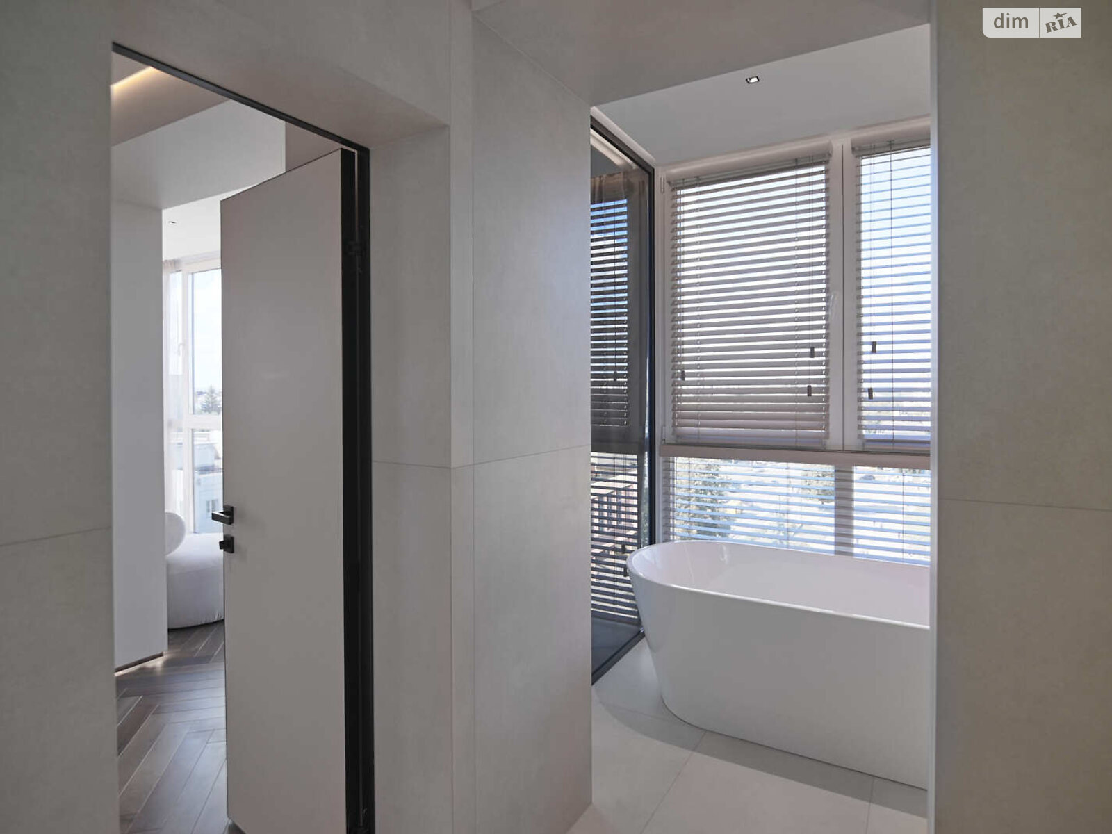 Продажа трехкомнатной квартиры в Ровно, на ул. Киевская 19, район 12-школа фото 1