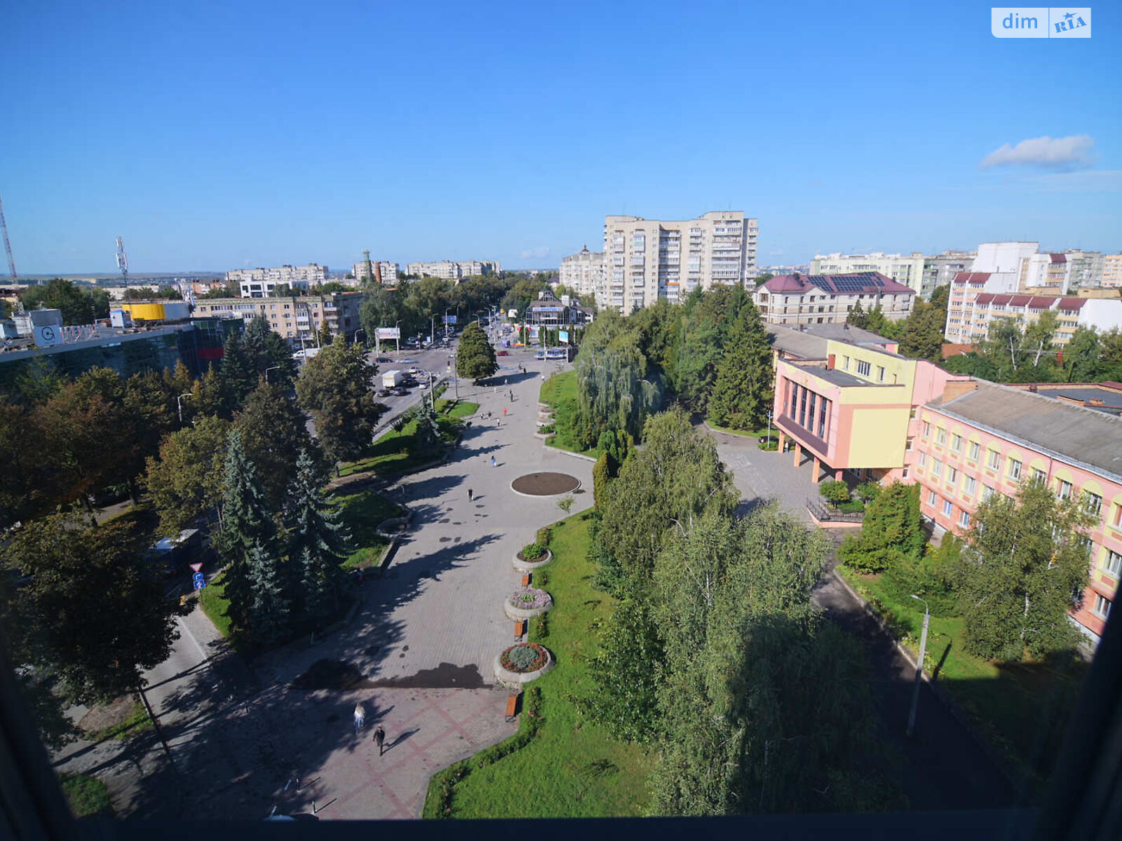 Продажа трехкомнатной квартиры в Ровно, на ул. Киевская 19, район 12-школа фото 1