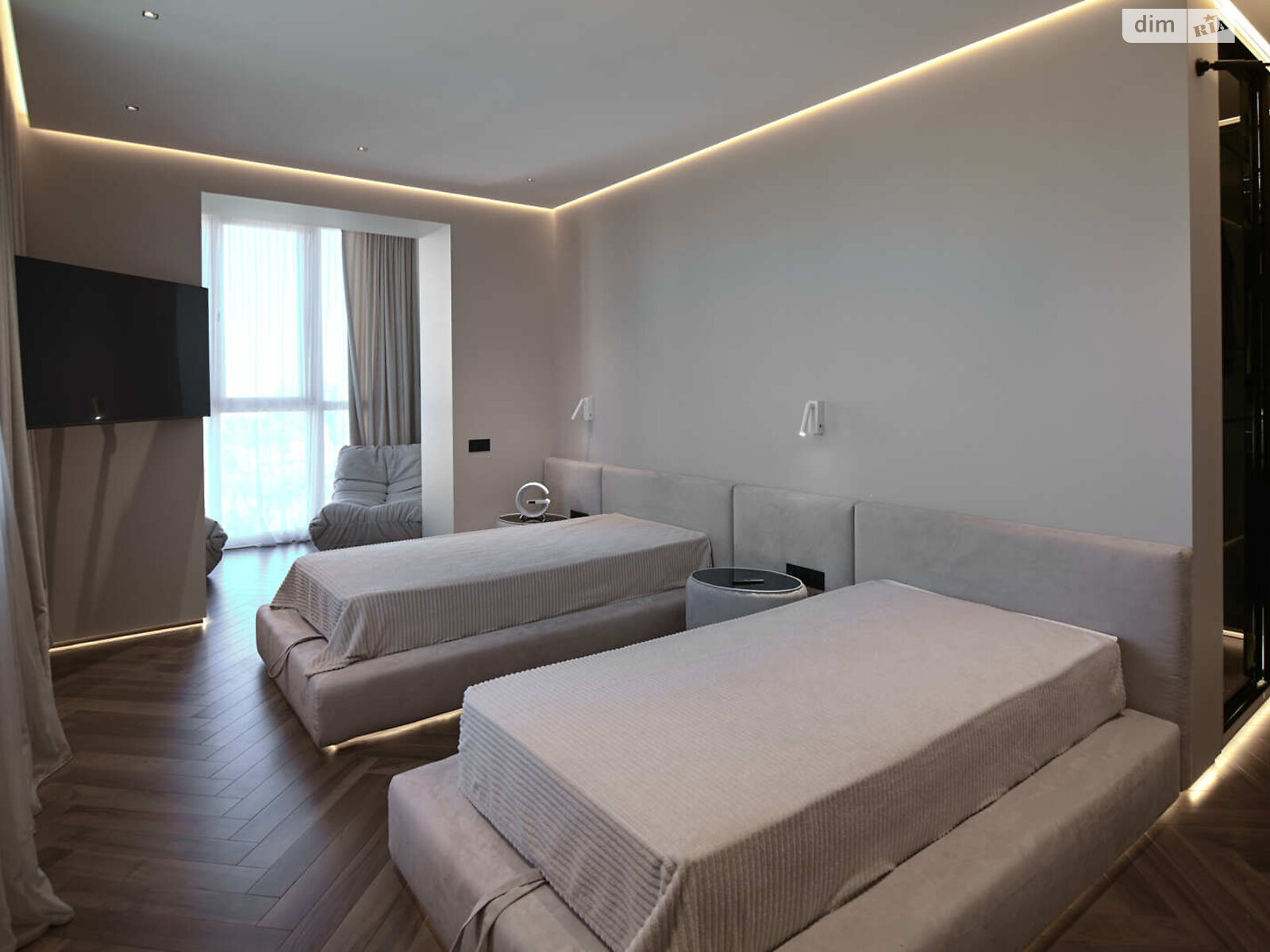 Продажа трехкомнатной квартиры в Ровно, на ул. Киевская 19, район 12-школа фото 1