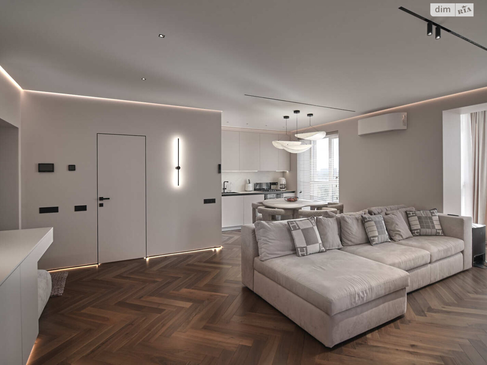 Продажа трехкомнатной квартиры в Ровно, на ул. Киевская 19, район 12-школа фото 1