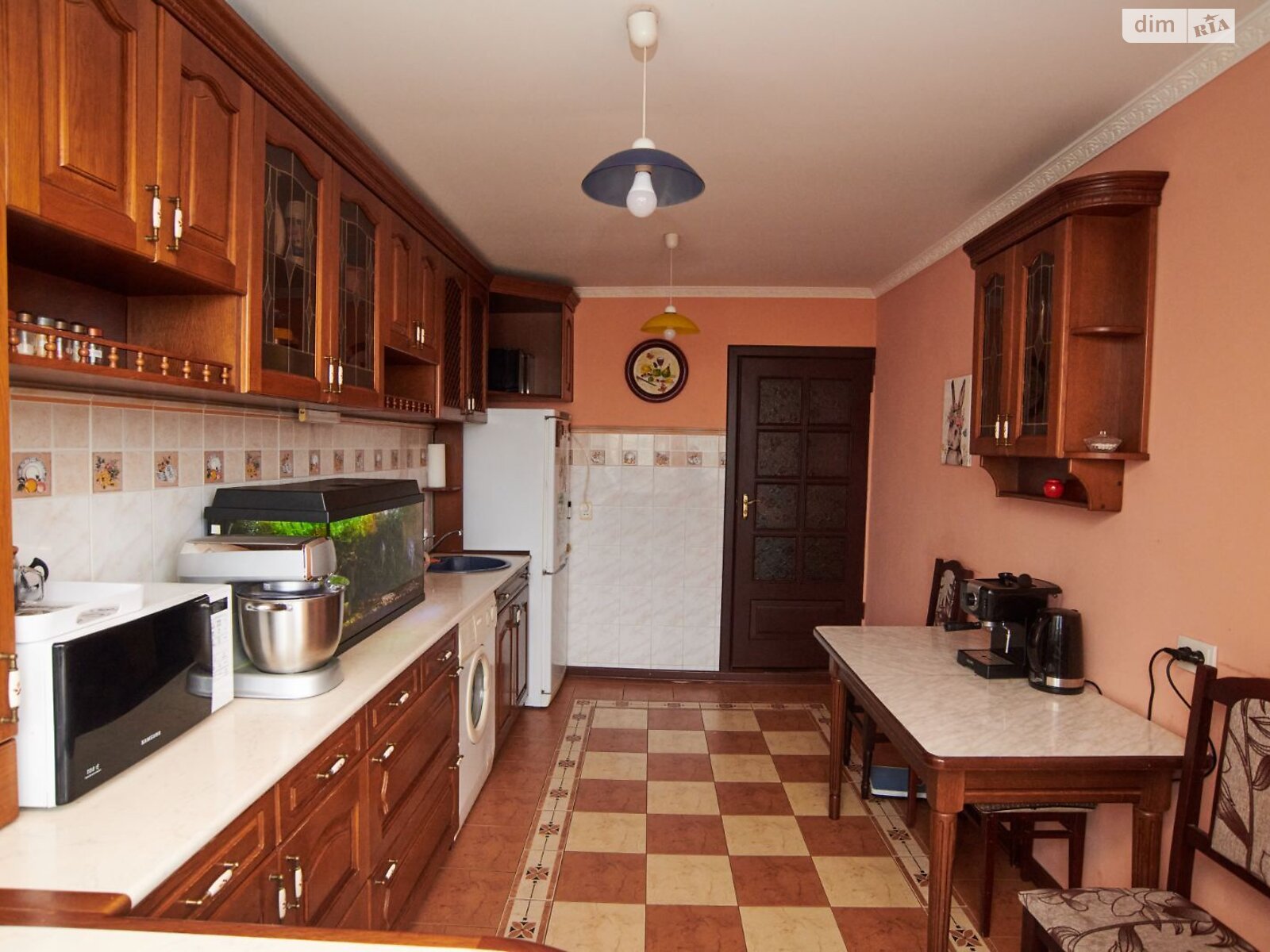 Продажа трехкомнатной квартиры в Ровно, на ул. Крушельницкой Соломии 75, район 12-школа фото 1