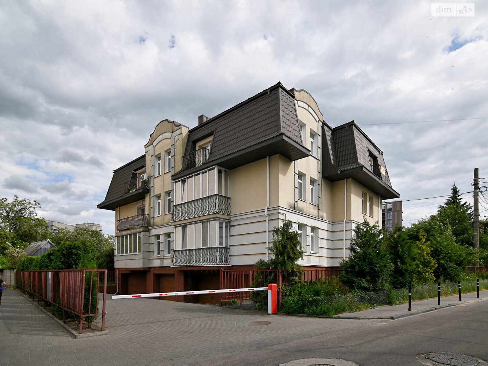 Продаж однокімнатної квартири в Рівному, на вул. Савура Клима 8, район 12-школа фото 1 Продаж однокімнатної квартири в Рівному, на вул. Савура Клима 8, район 12-школа фото 1