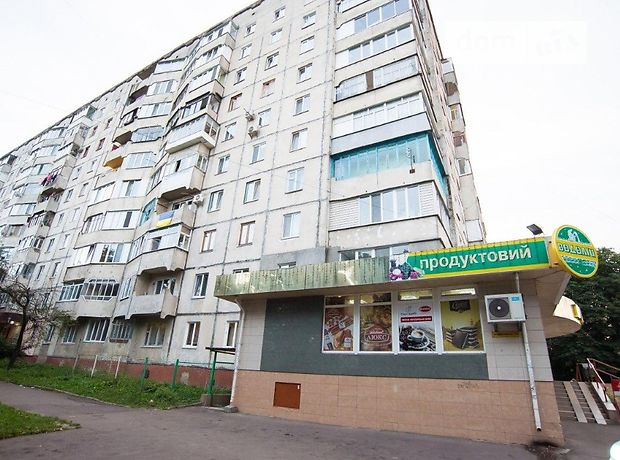 Продажа трехкомнатной квартиры в Ровно, на ул. Грушевского Академика район 12-школа фото 1 Продажа трехкомнатной квартиры в Ровно, на ул. Грушевского Академика район 12-школа фото 1