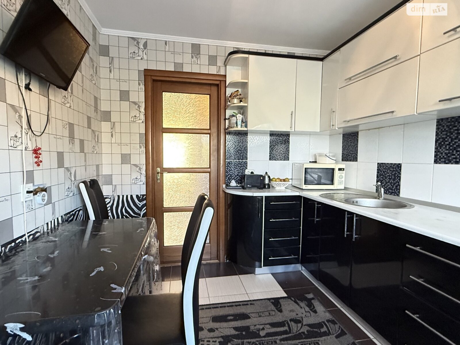 Продажа трехкомнатной квартиры в Ровно, на ул. Полевая 2, район Агропереробка фото 1