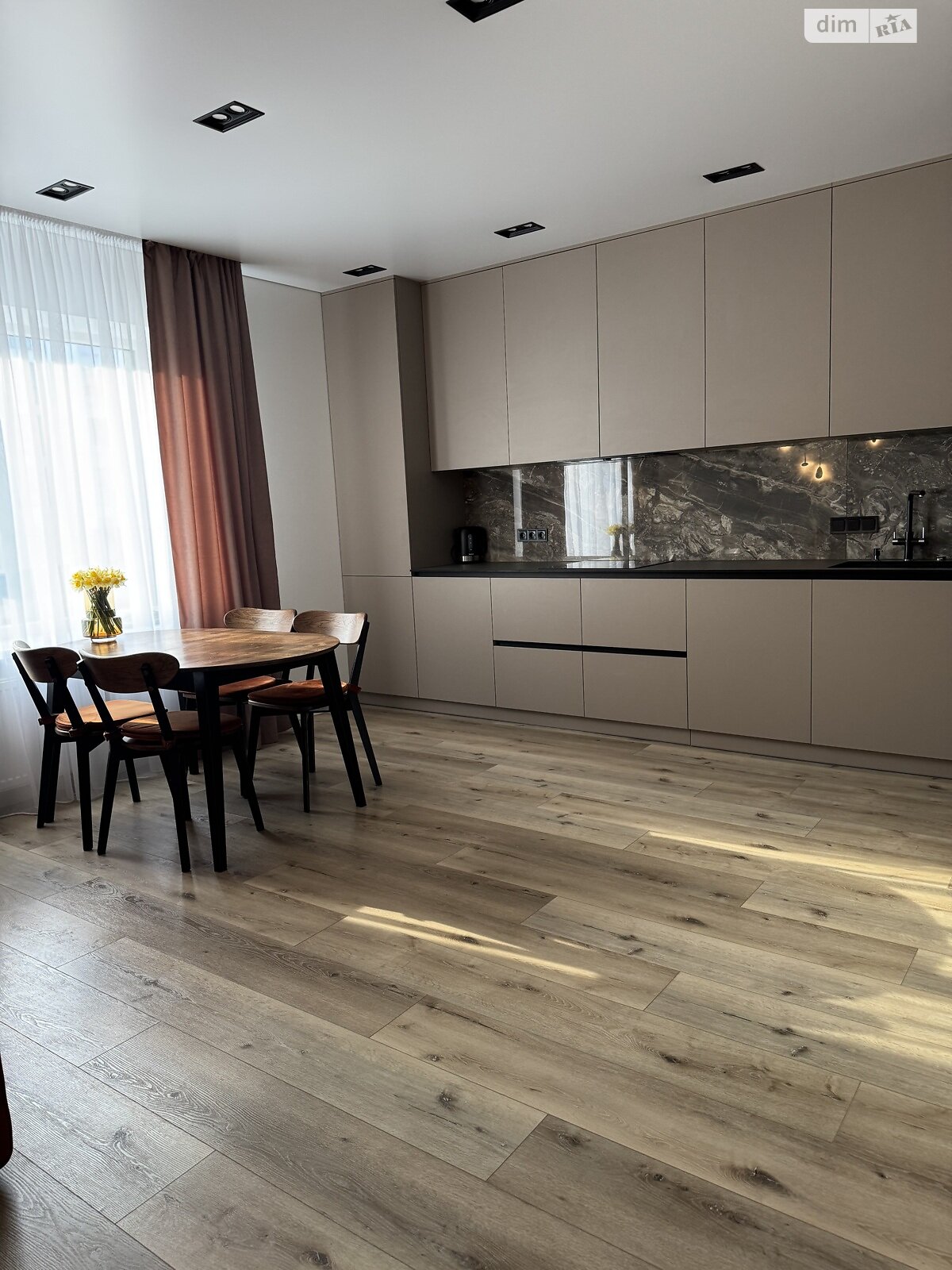Продажа двухкомнатной квартиры в Ровно, на ул. Королева 9, район Авторынок фото 1 Продажа двухкомнатной квартиры в Ровно, на ул. Королева 9, район Авторынок фото 1