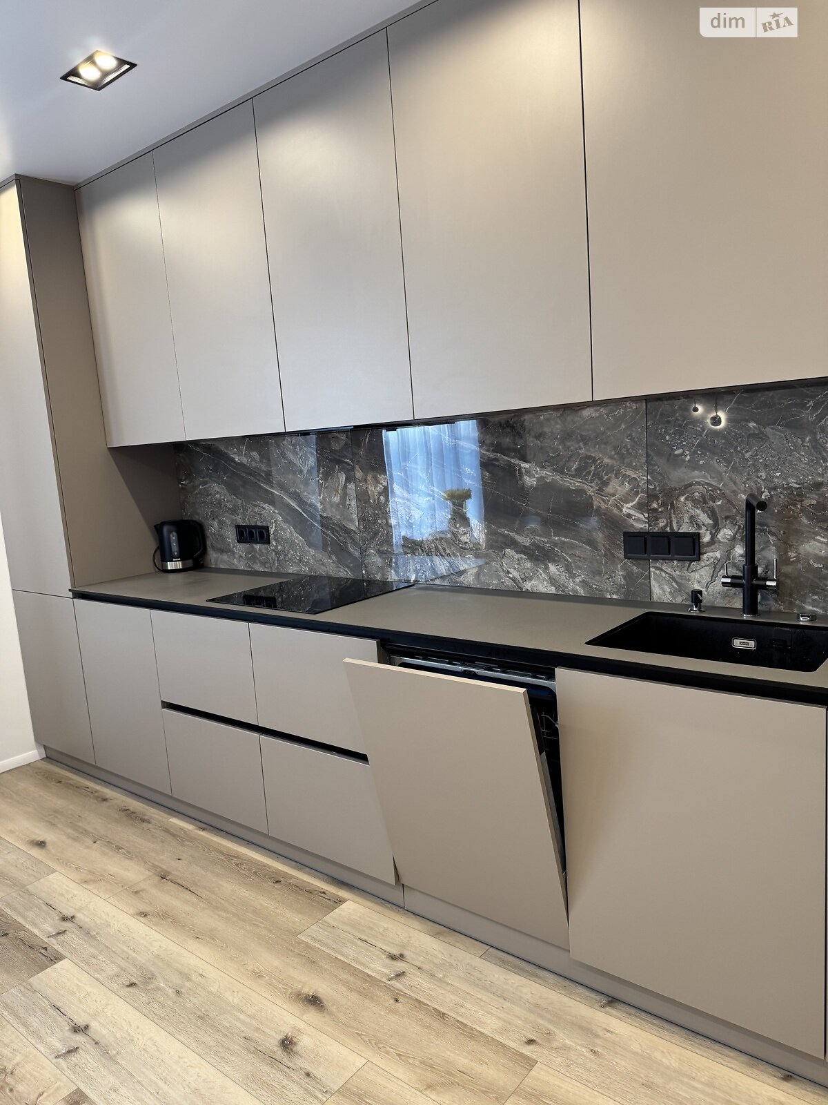 Продажа двухкомнатной квартиры в Ровно, на ул. Королева 9, район Авторынок фото 1 Продажа двухкомнатной квартиры в Ровно, на ул. Королева 9, район Авторынок фото 1