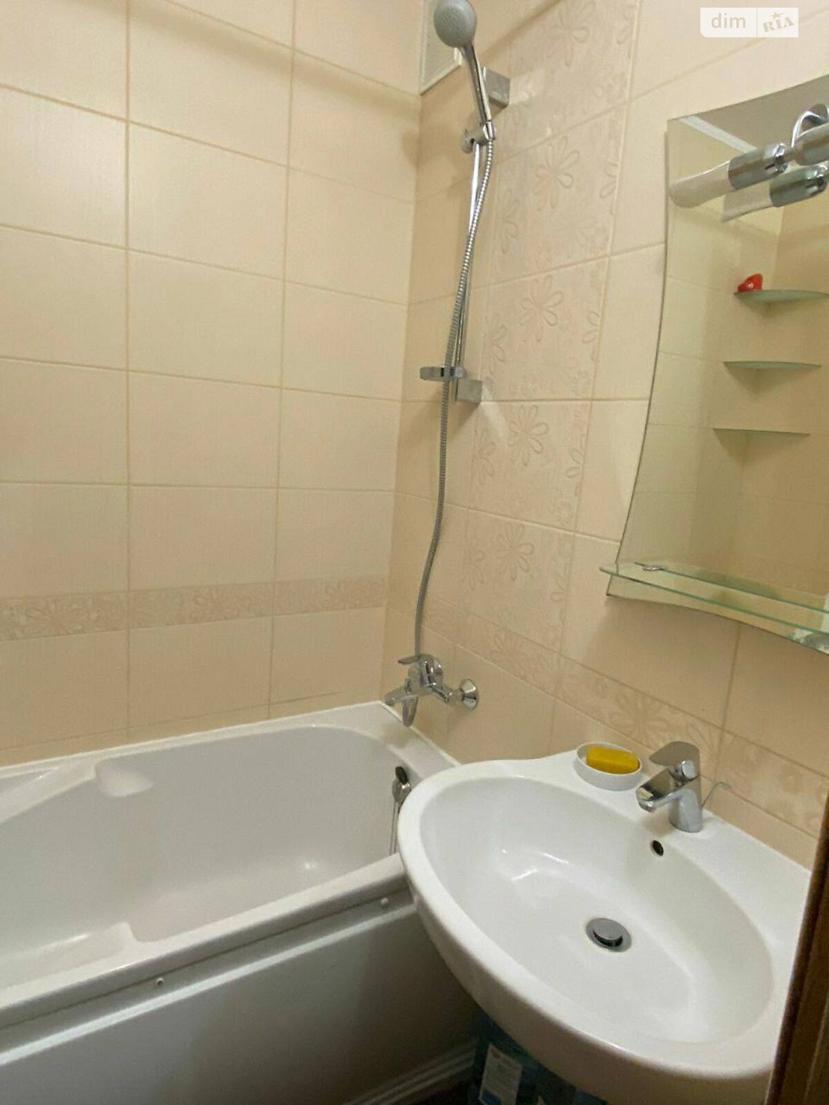Продажа трехкомнатной квартиры в Ровно, на ул. Млыновская 41, район Авторынок фото 1 Продажа трехкомнатной квартиры в Ровно, на ул. Млыновская 41, район Авторынок фото 1