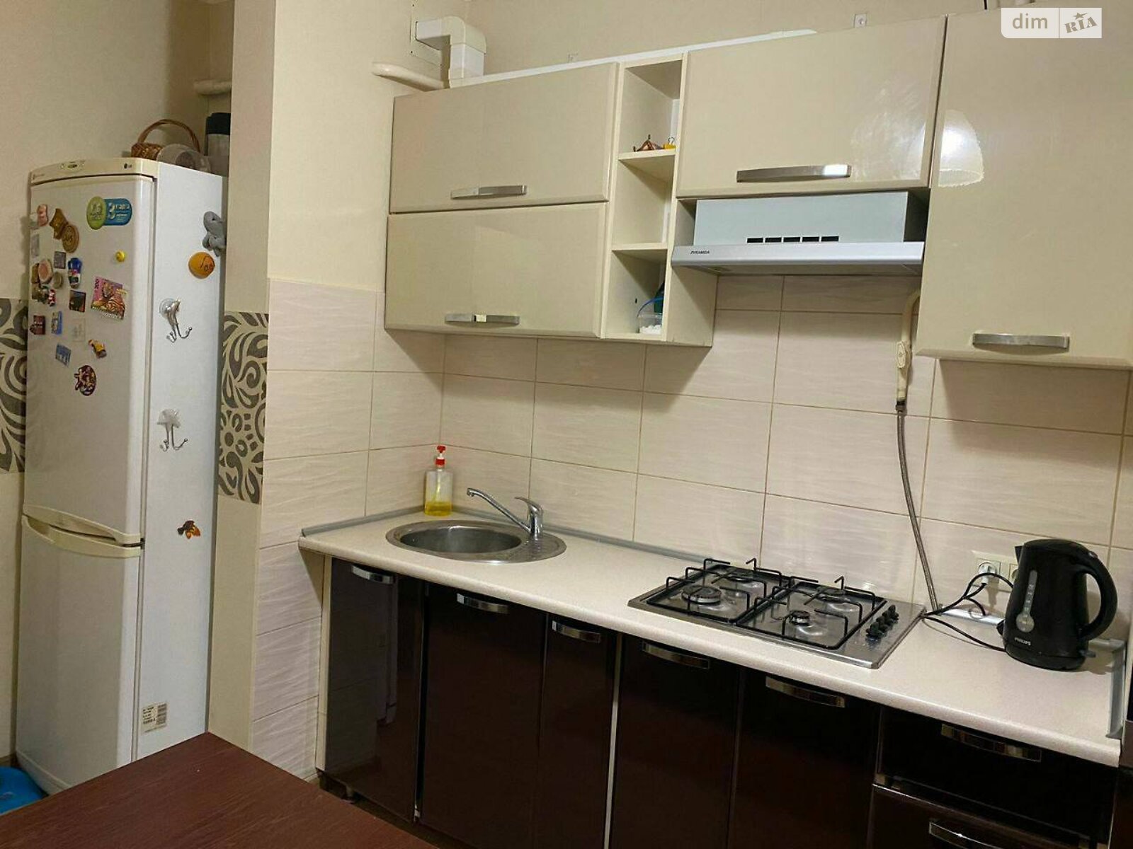 Продажа трехкомнатной квартиры в Ровно, на ул. Млыновская 41, район Авторынок фото 1 Продажа трехкомнатной квартиры в Ровно, на ул. Млыновская 41, район Авторынок фото 1