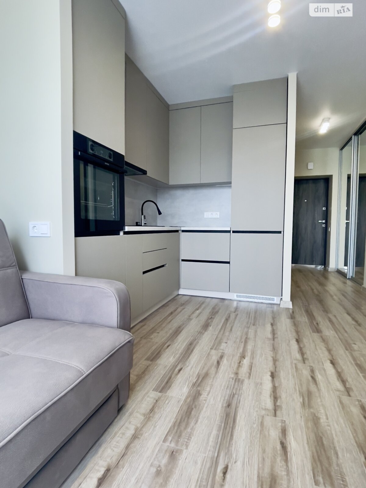 Продажа однокомнатной квартиры в Ровно, на ул. Соборная 285Д, район Авторынок фото 1 Продажа однокомнатной квартиры в Ровно, на ул. Соборная 285Д, район Авторынок фото 1